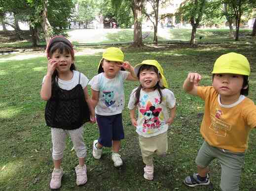 久しぶりの戸外へ♪（幼児クラス）