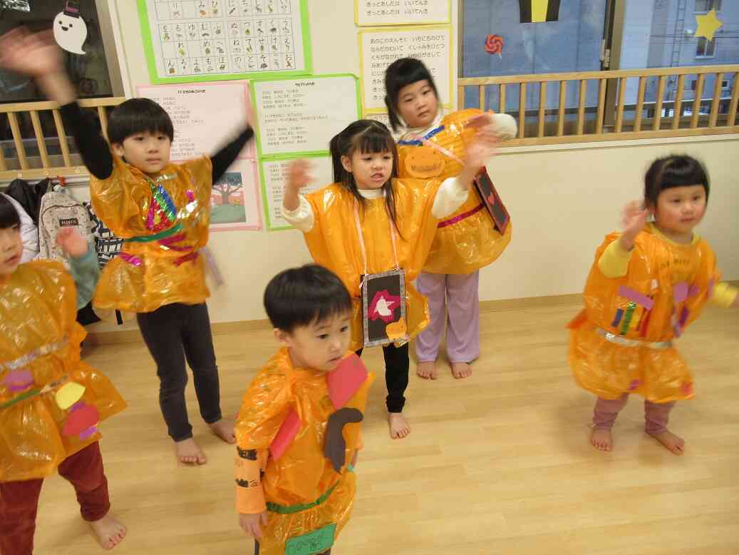 【グーチョキパーでパンプキン】をみんなで踊りました!