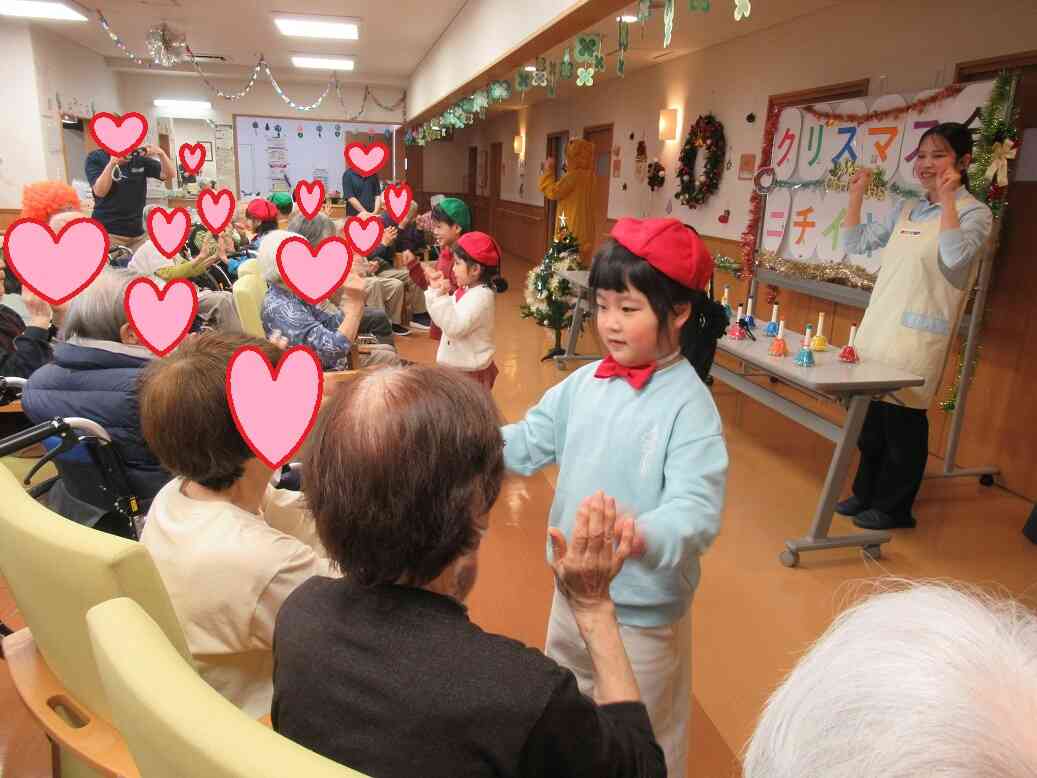 手を繋いで一緒に♪