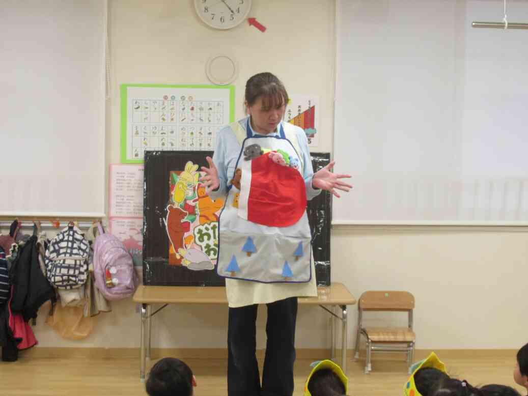 エプロンシアター「てぶくろ」