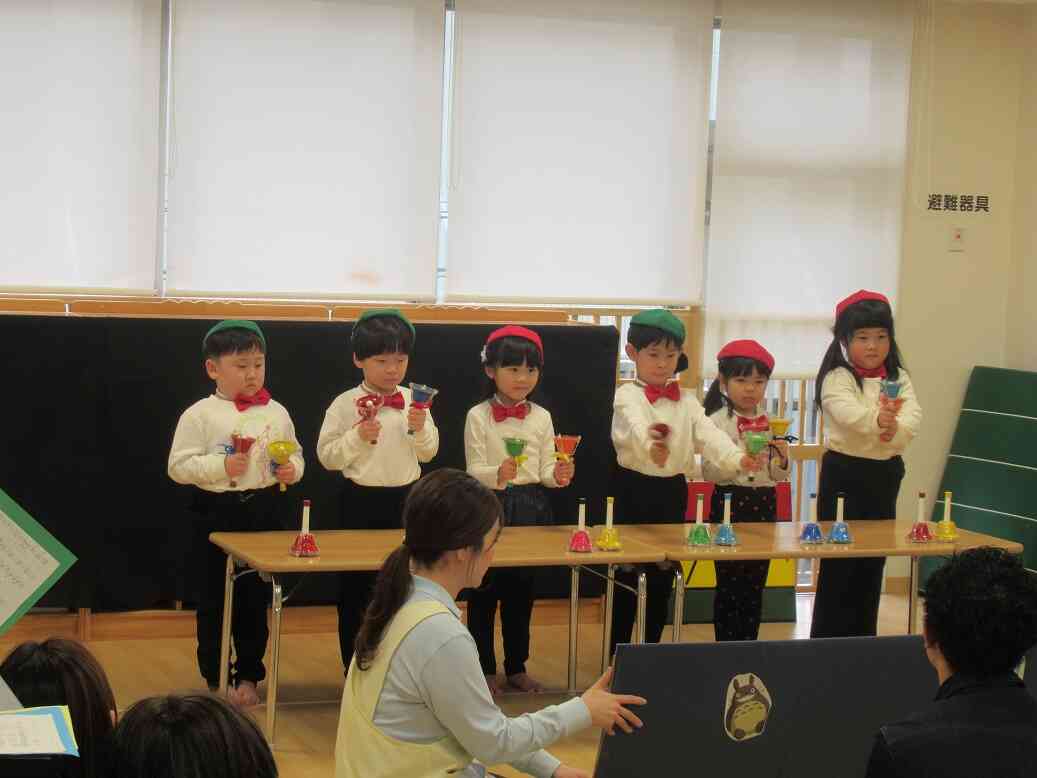 5歳児によるハンドベル『となりのトトロ』
