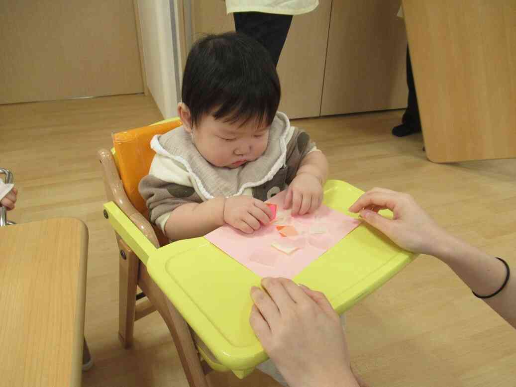 ひなまつり製作をしました！（0.１歳児）