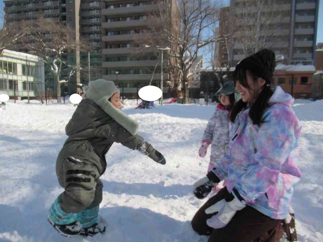 先生と雪合戦！