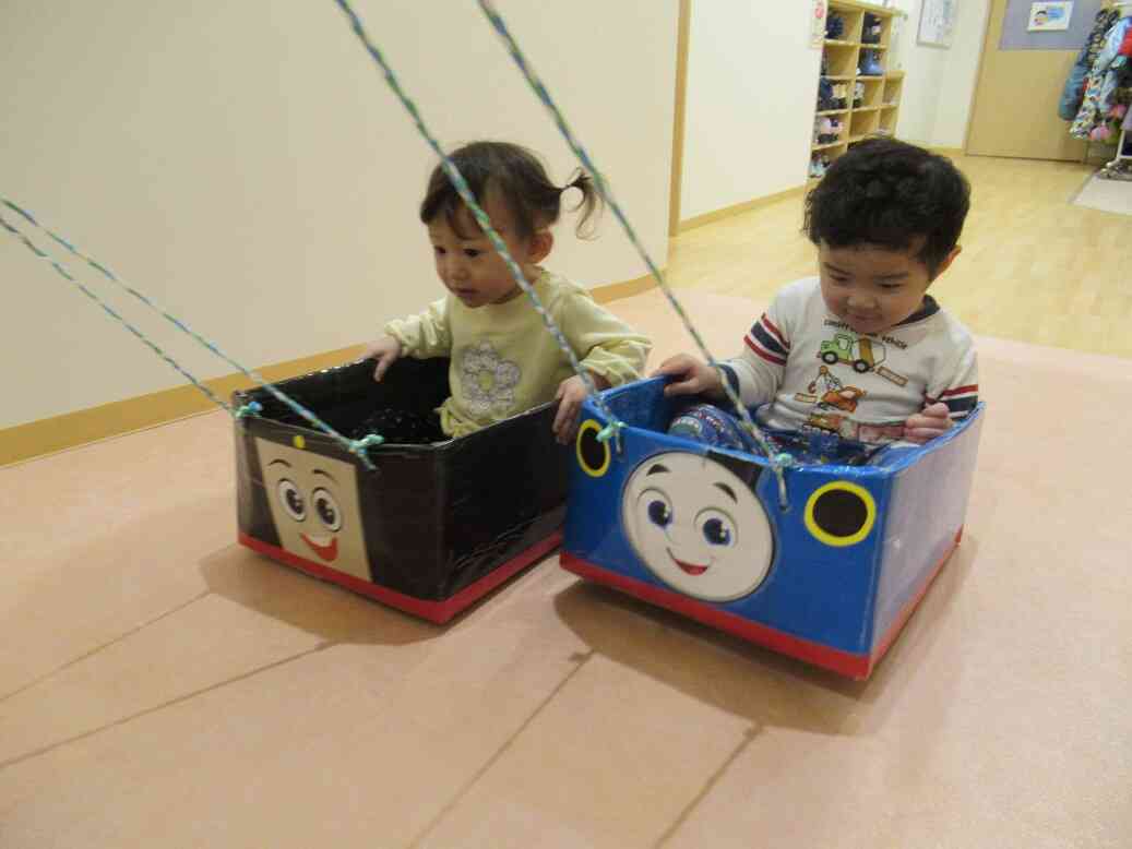 室内で元気に遊んでいます♬