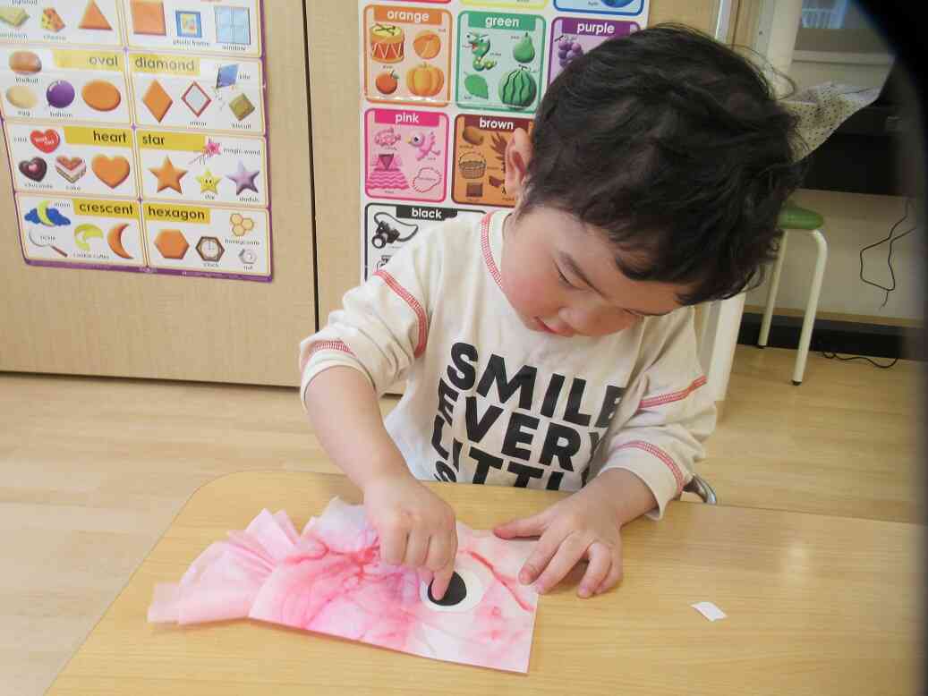 目と尾びれを貼ったよ！