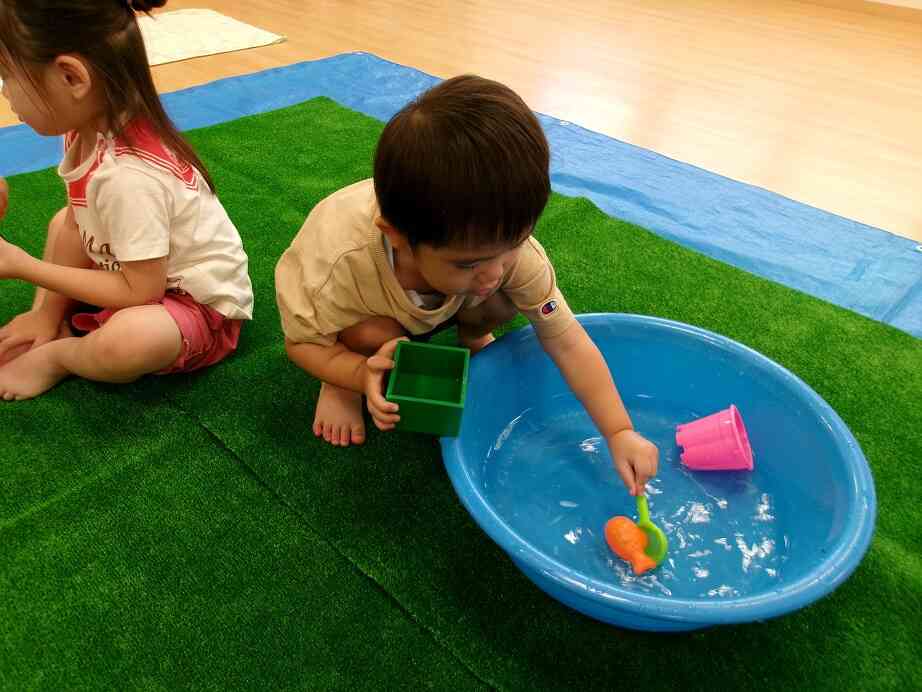 どのおもちゃを使おうかなぁ