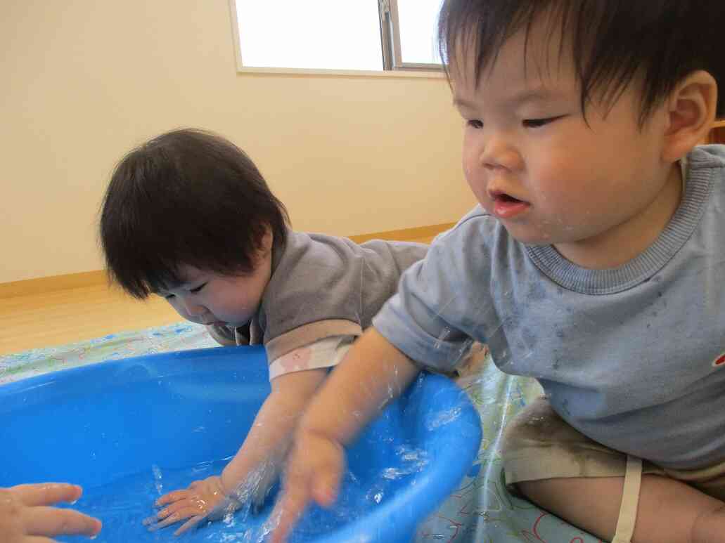 お水遊び楽しいな♪