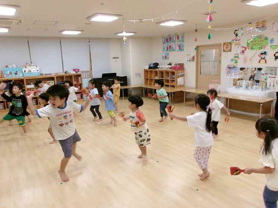 鳴子を持って…♪
