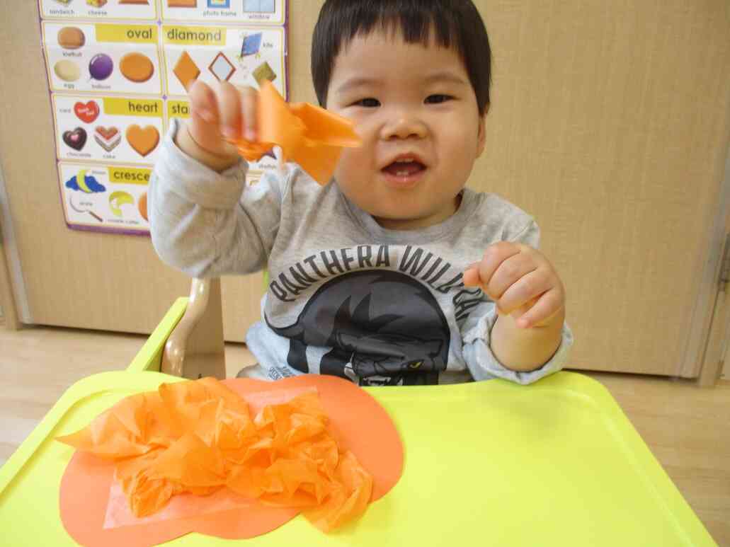 ハロウィン製作をしました！（０歳児）