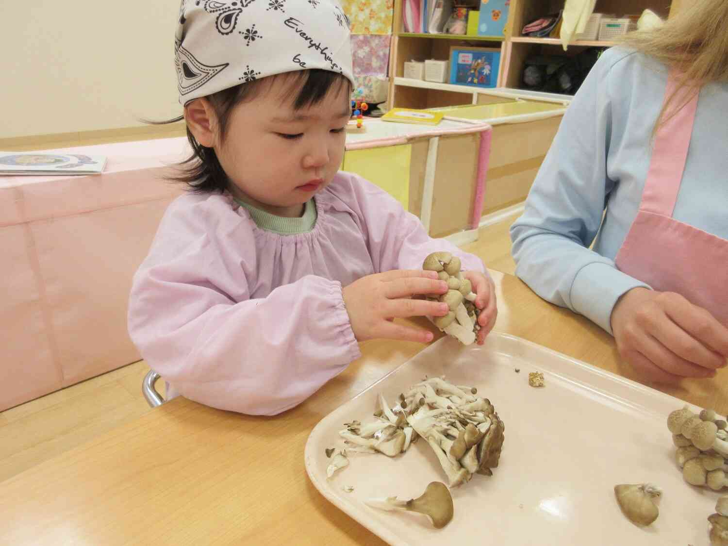 いつも食べているきのこより、かたそう・・・