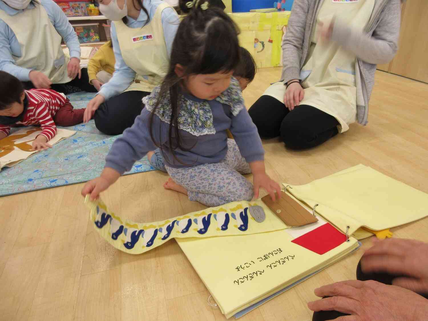 4/22(火) に絵本の「読み聞かせの会」がありました！