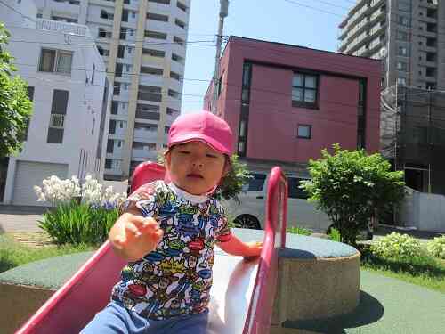 大好きな滑り台♪