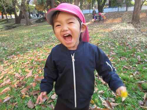 寒くなってもお外での遊びは楽しいね♪おもいっきり遊ぼう！！