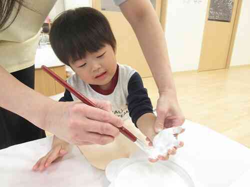 絵具で手形をとっていくよ～