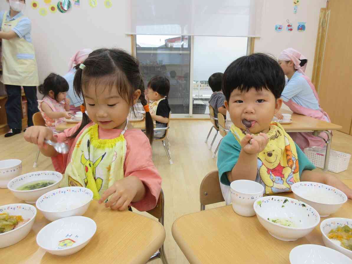楽しみな給食の時間です♪