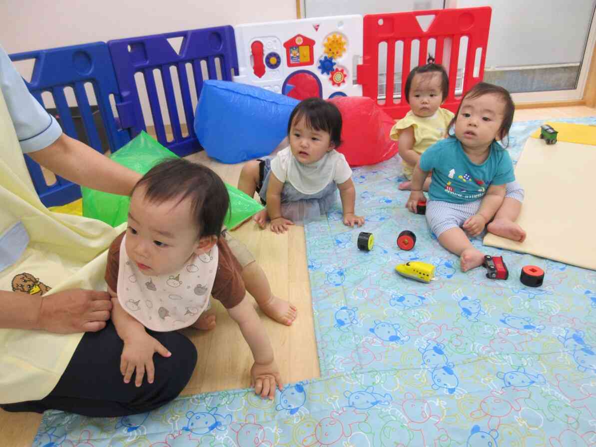 好きな玩具を自分で選んで遊ぶよ☆