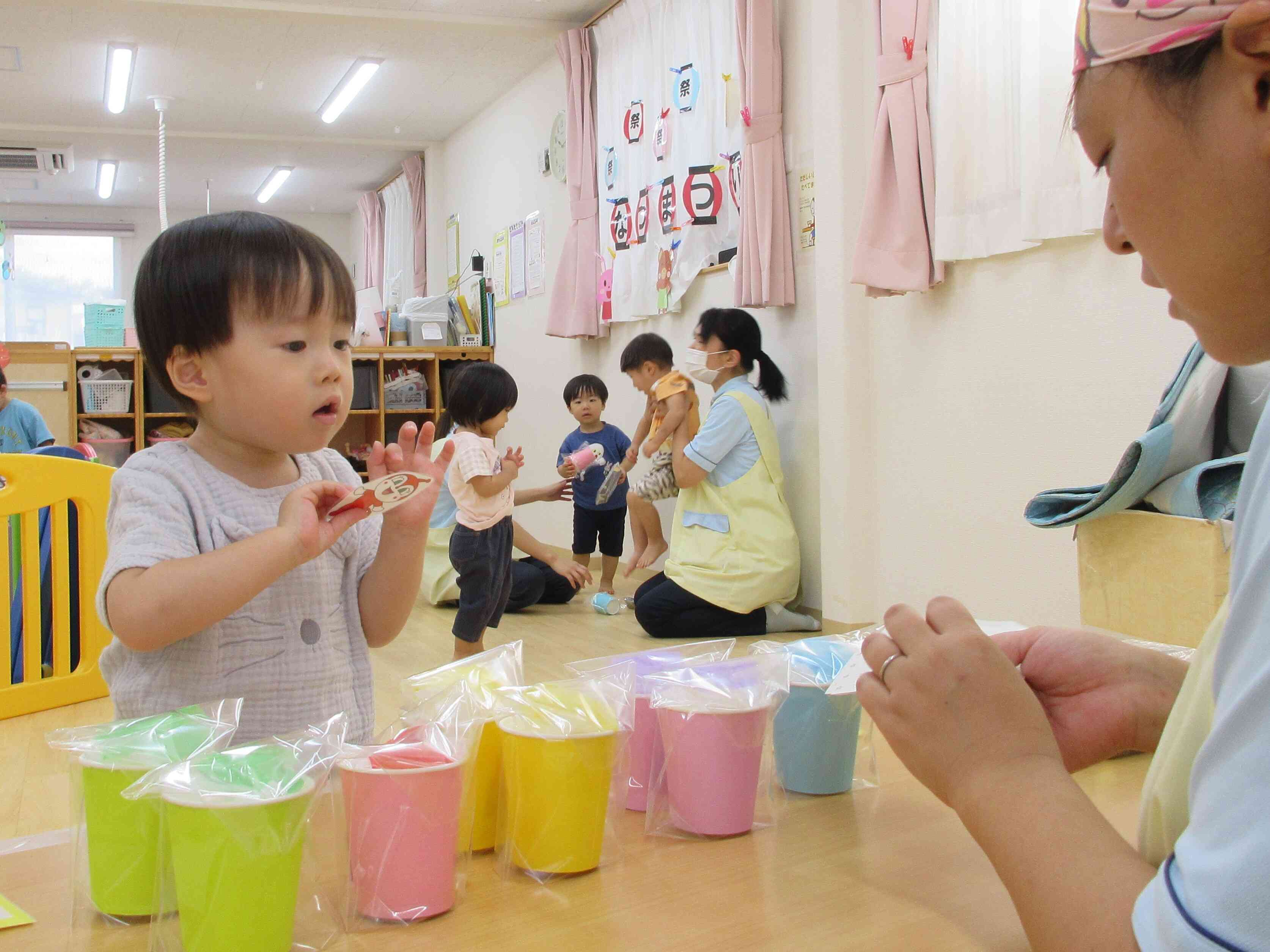～夏まつりのかき氷屋さんにて～「何色にしようかな～」