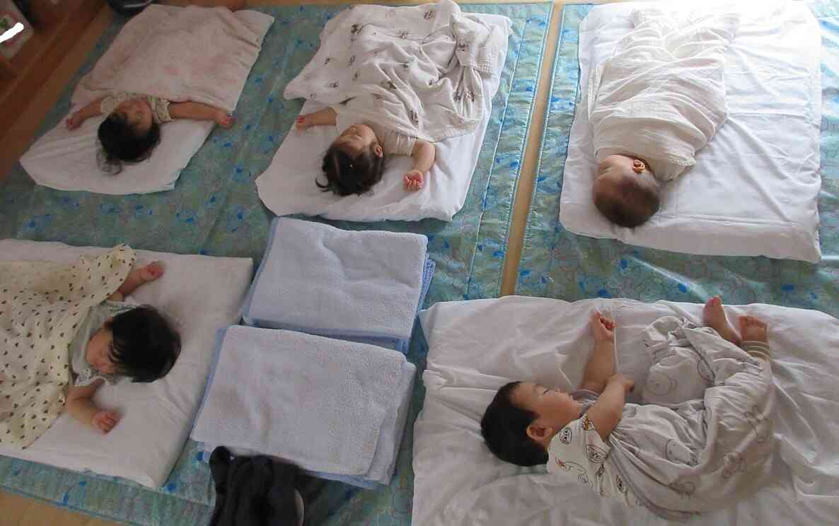 お昼寝の様子