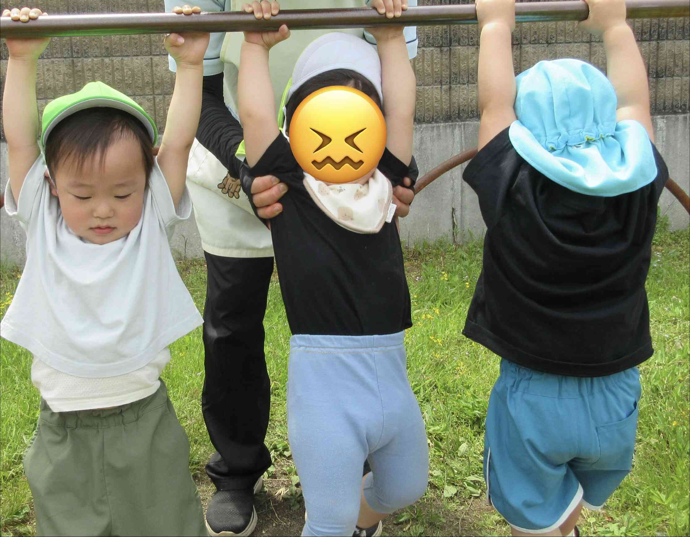 北上第一公園で遊んだよ（鉄棒に挑戦！！）