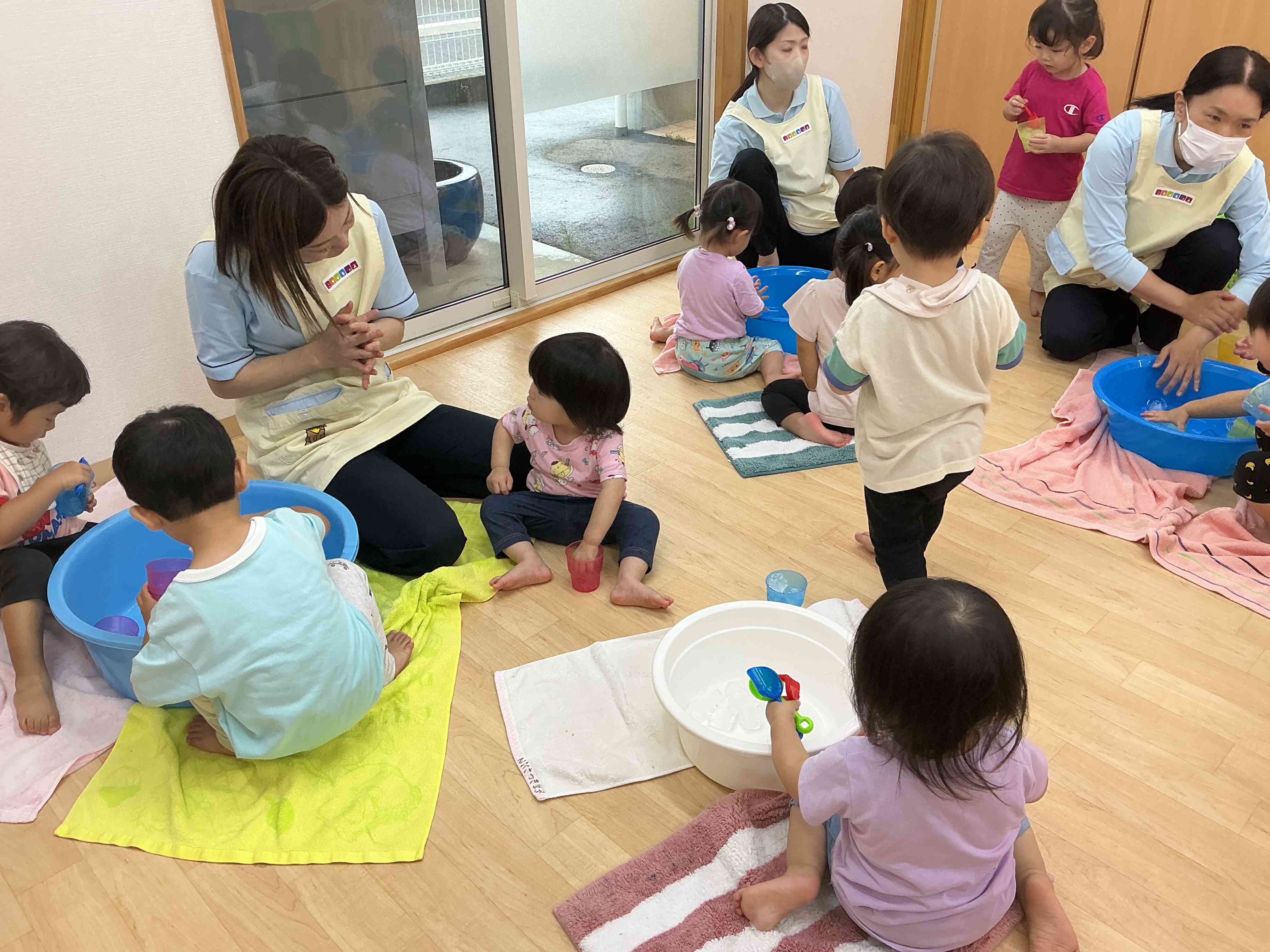 みんなで楽しく遊んでいます