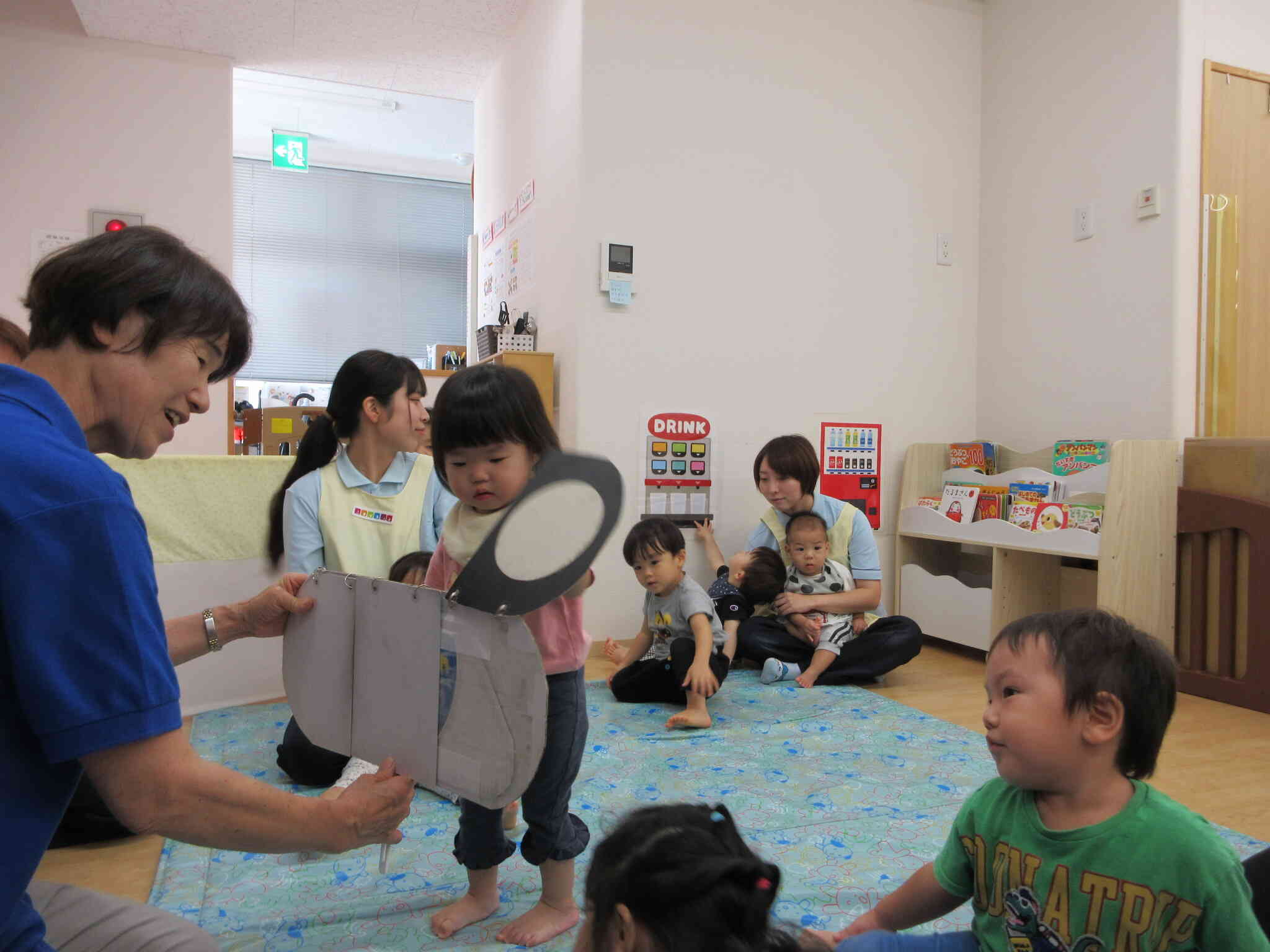 信号のお話です。0歳児のお友だちもしっかり見ています！！