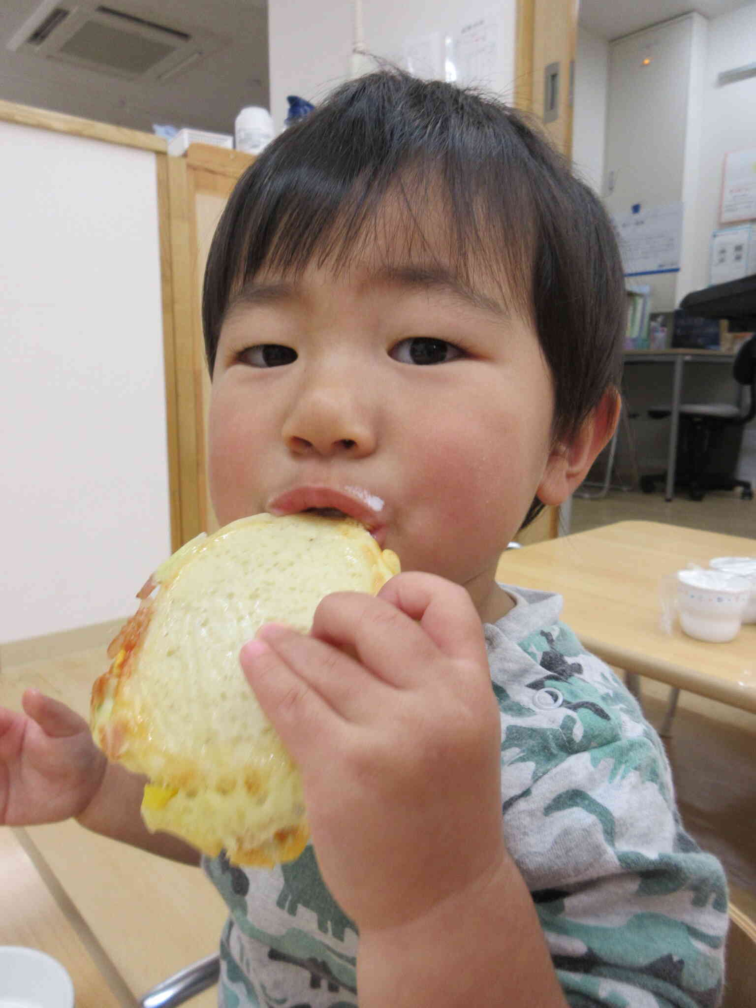 大きなお口でパク！