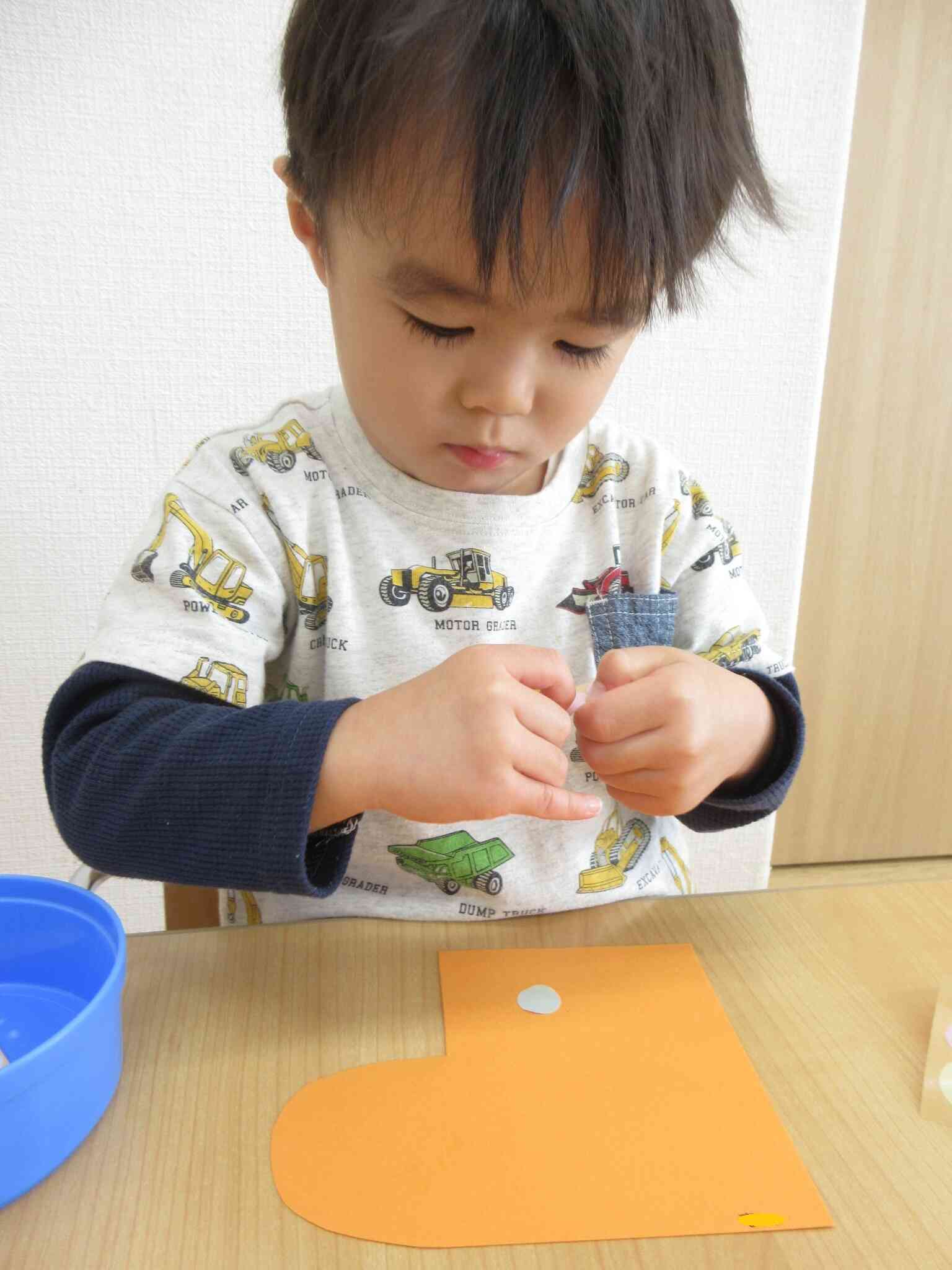 シールをはります～(*^-^*)