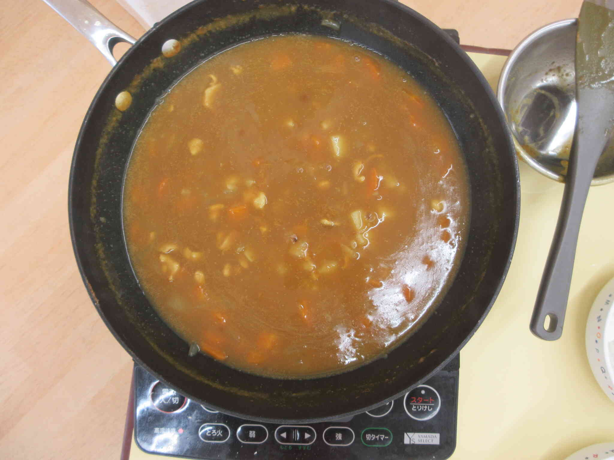 今日はカレーを作りましょう！！