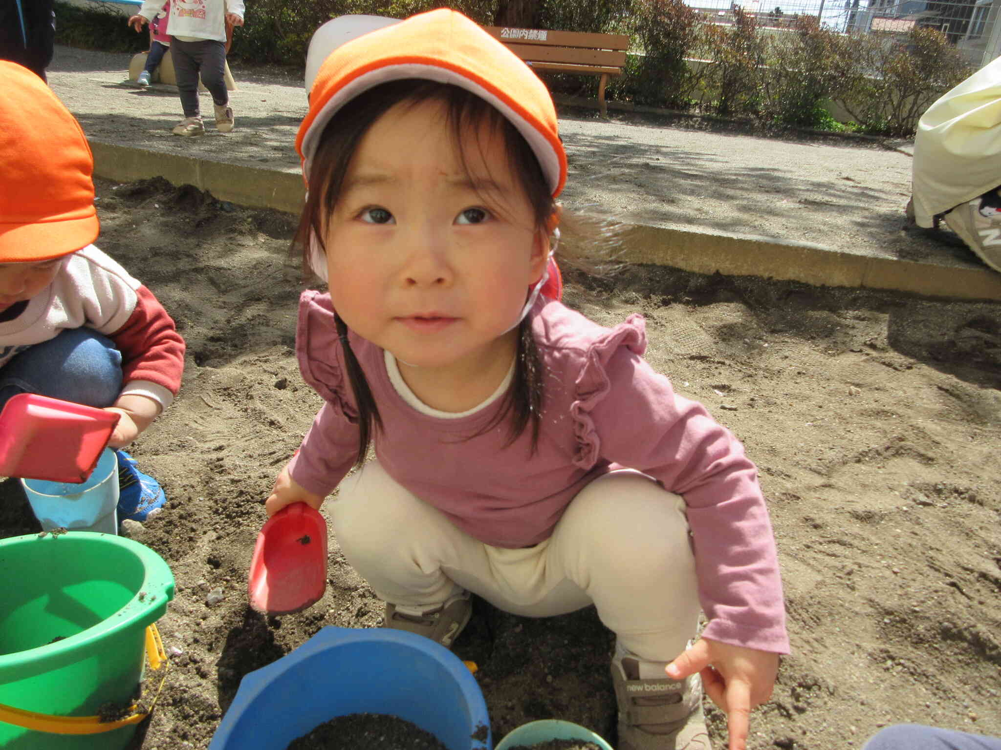 やっぱり砂場遊び 大好き！！