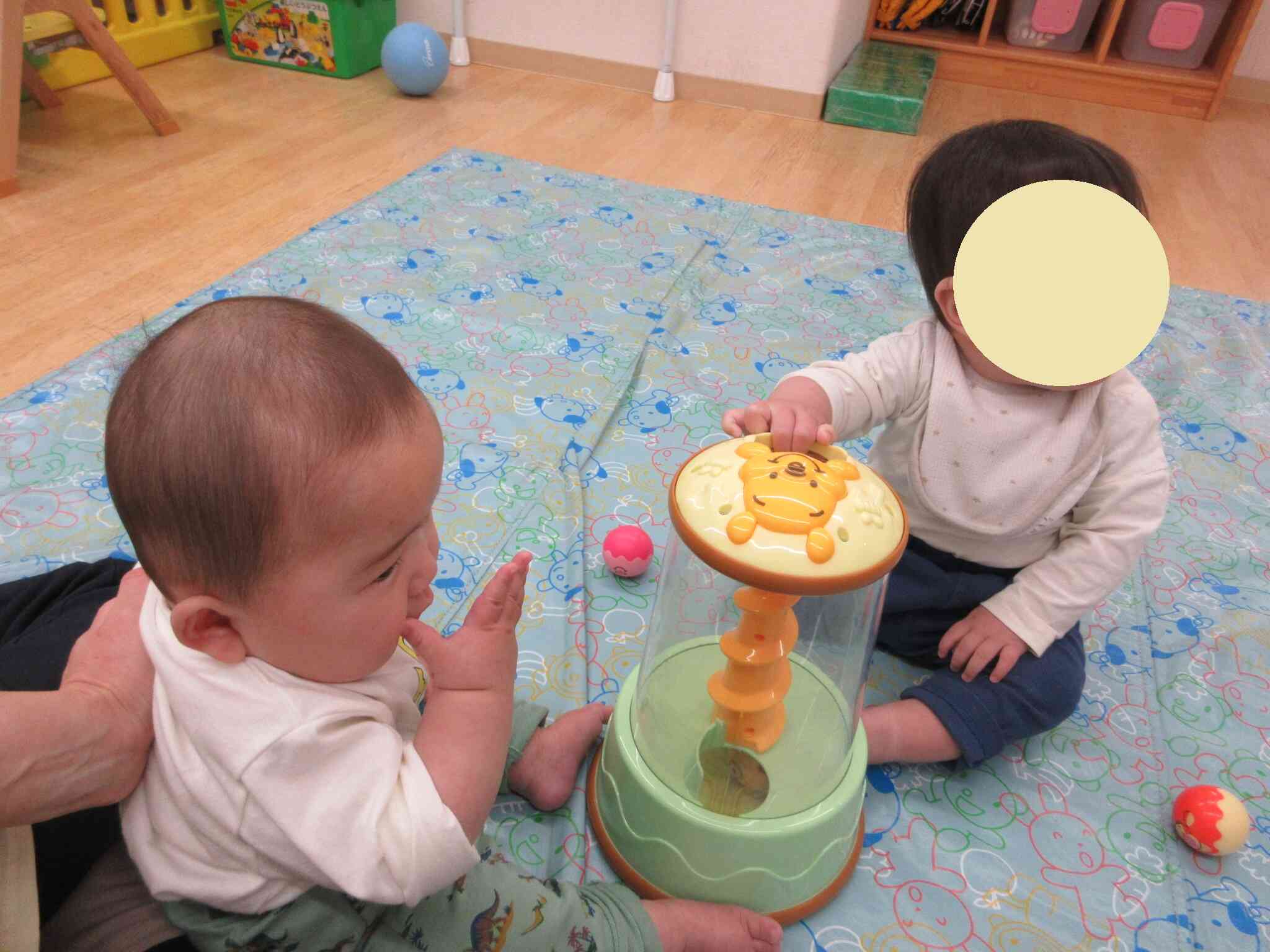 お友だちと楽しく遊んでいます(#^^#)