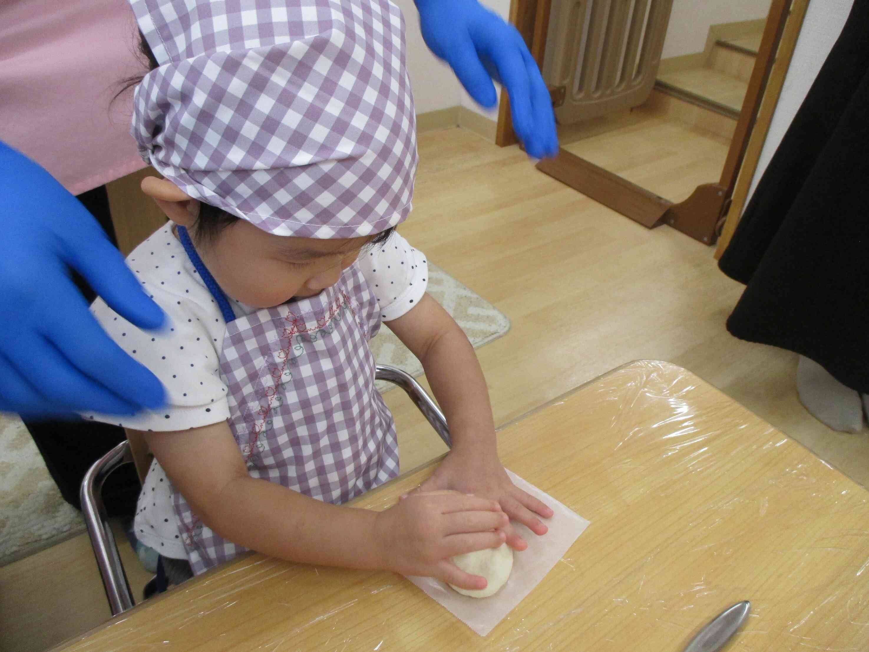 ピザみたいにのばすよ～(^^♪