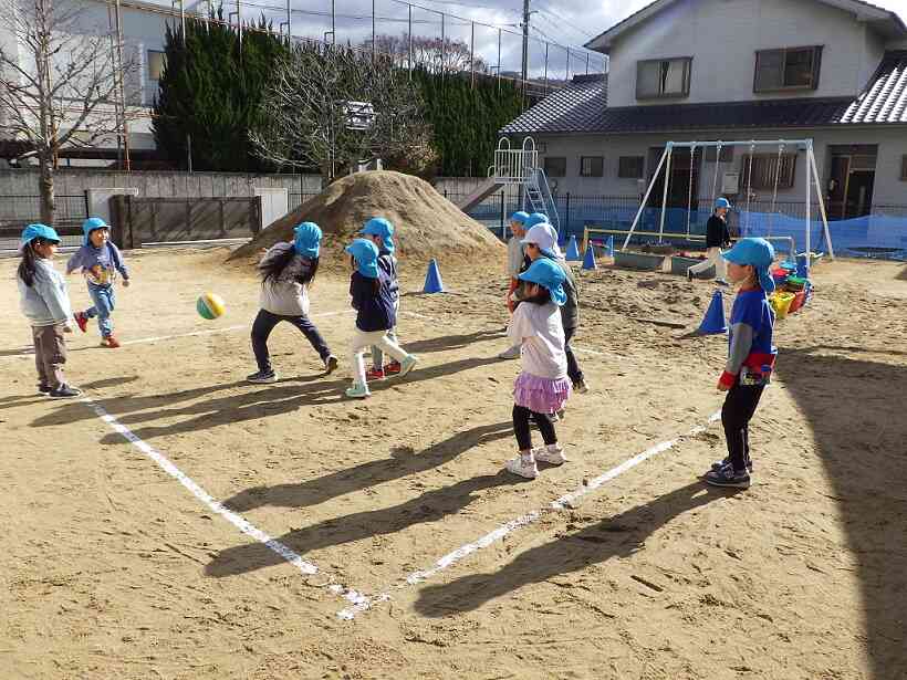 『ドッジボールに挑戦』