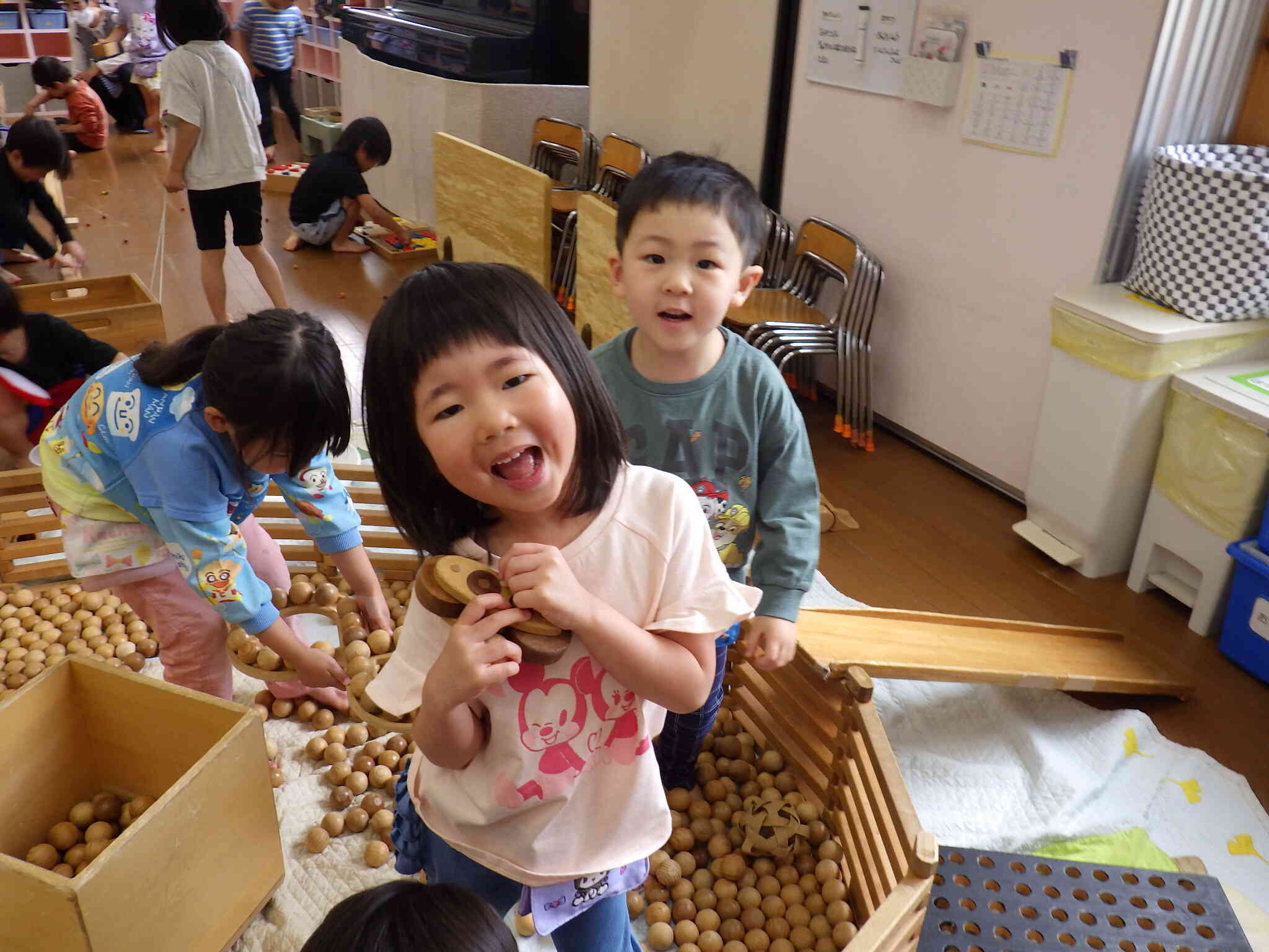 木のおもちゃで遊んだよ！