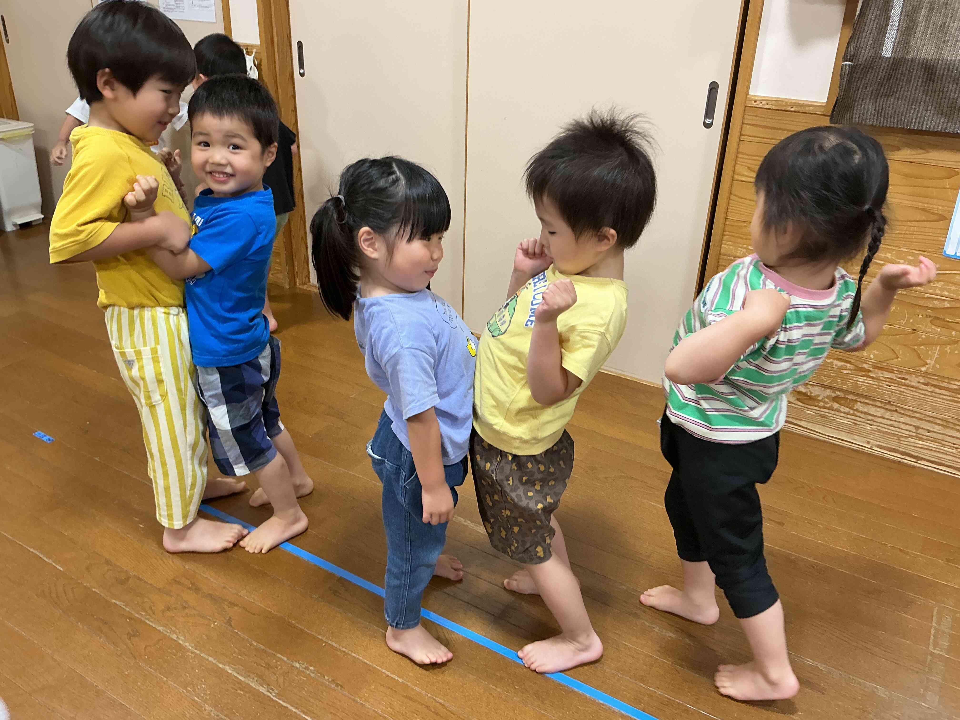 ひっつきもっつき