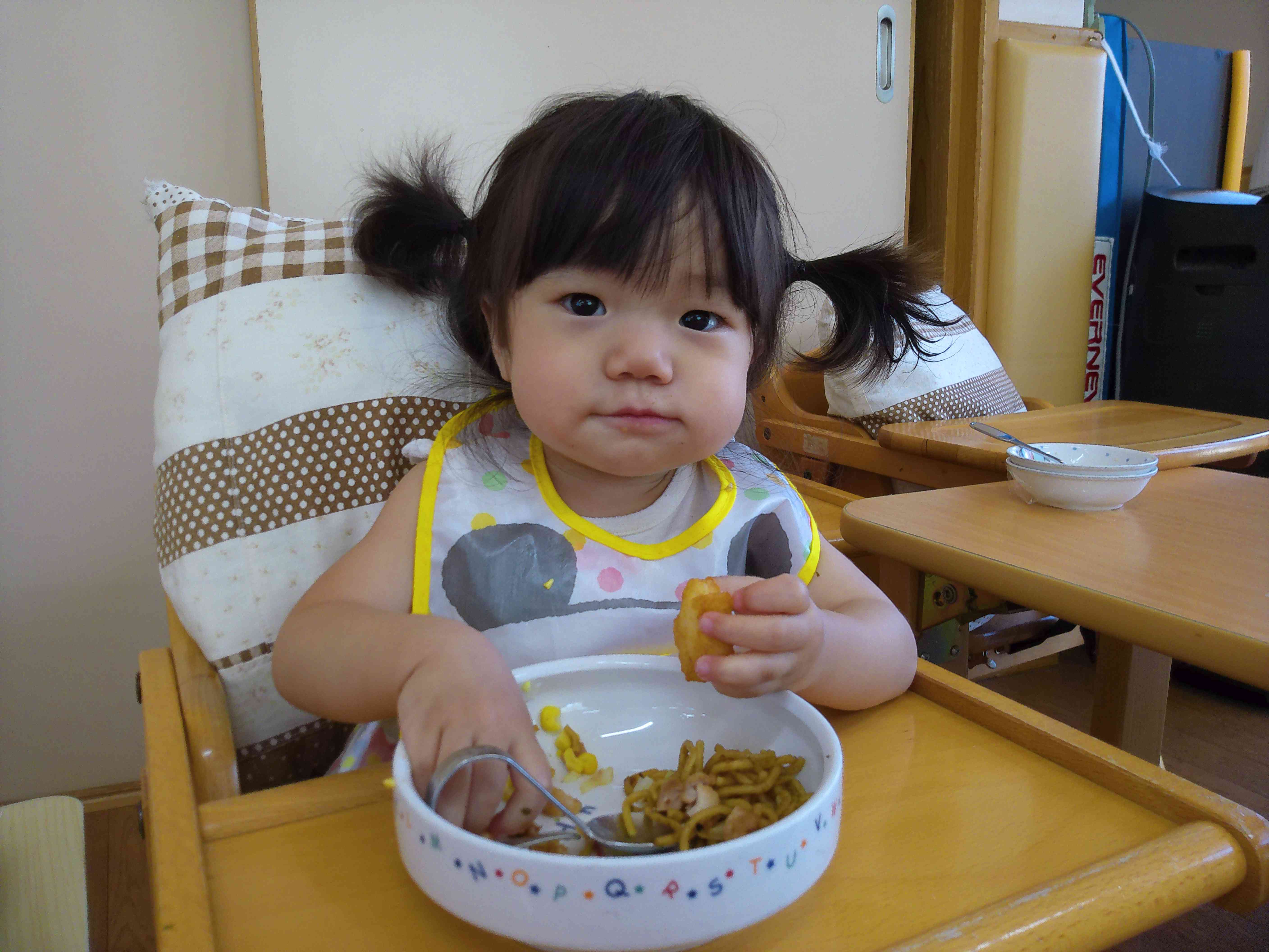 食事の様子(未満児クラス)