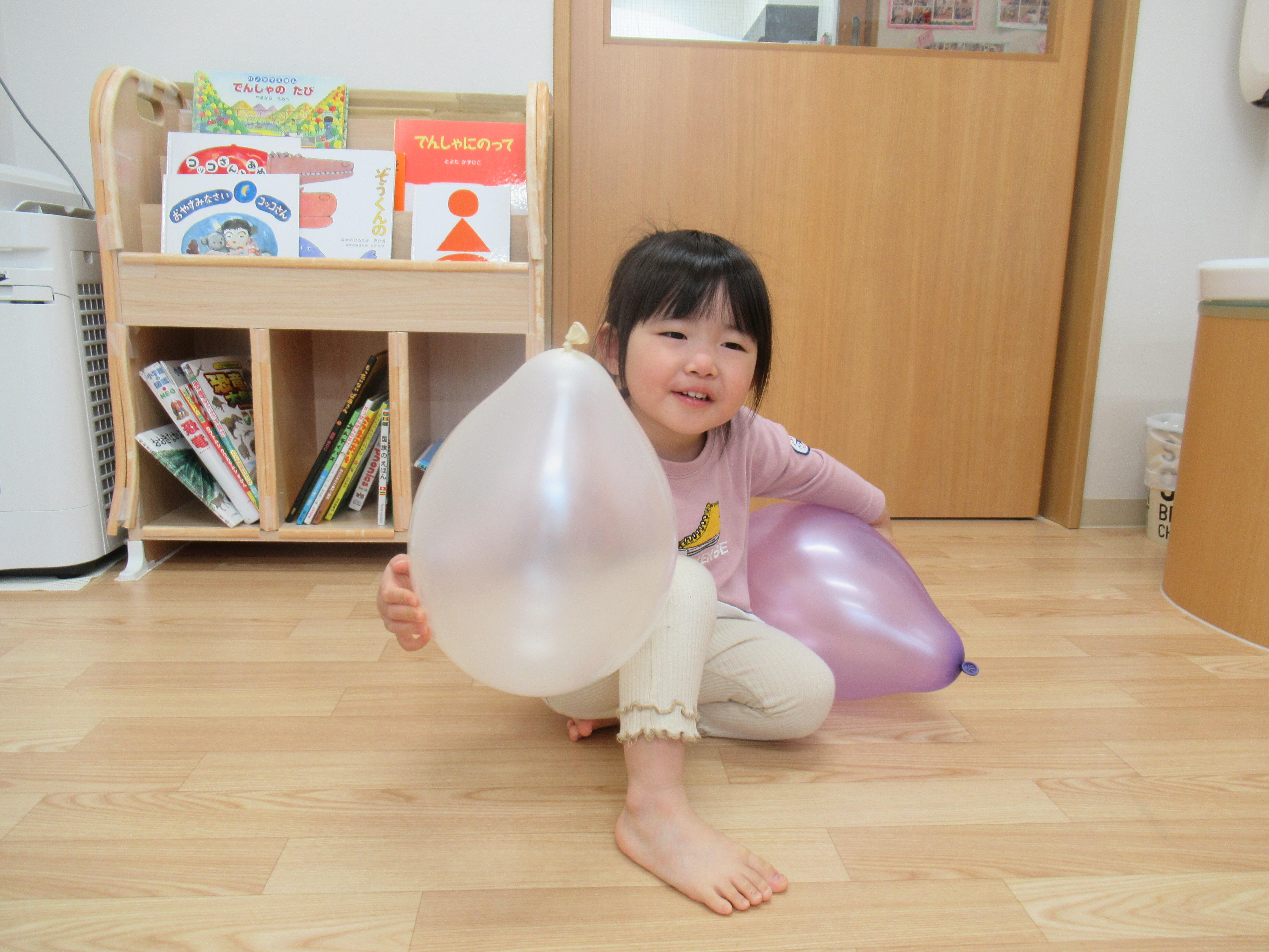 女の子幼稚園 すっぽんぽん 室内遊び｜ニチイキッズせいせき桜ヶ丘駅前保育園｜ニチイキッズ