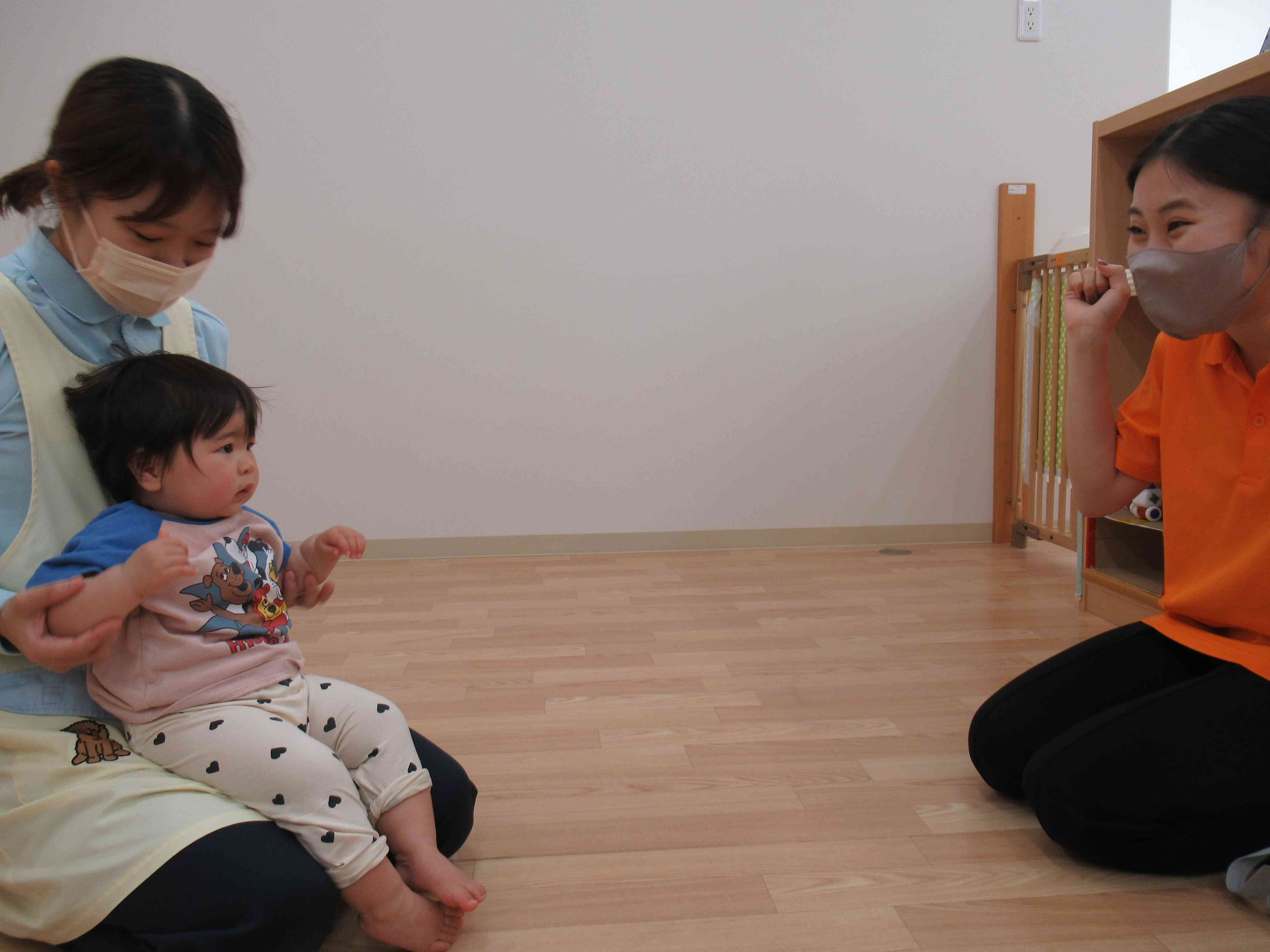 英語レッスン（0歳児クラス）