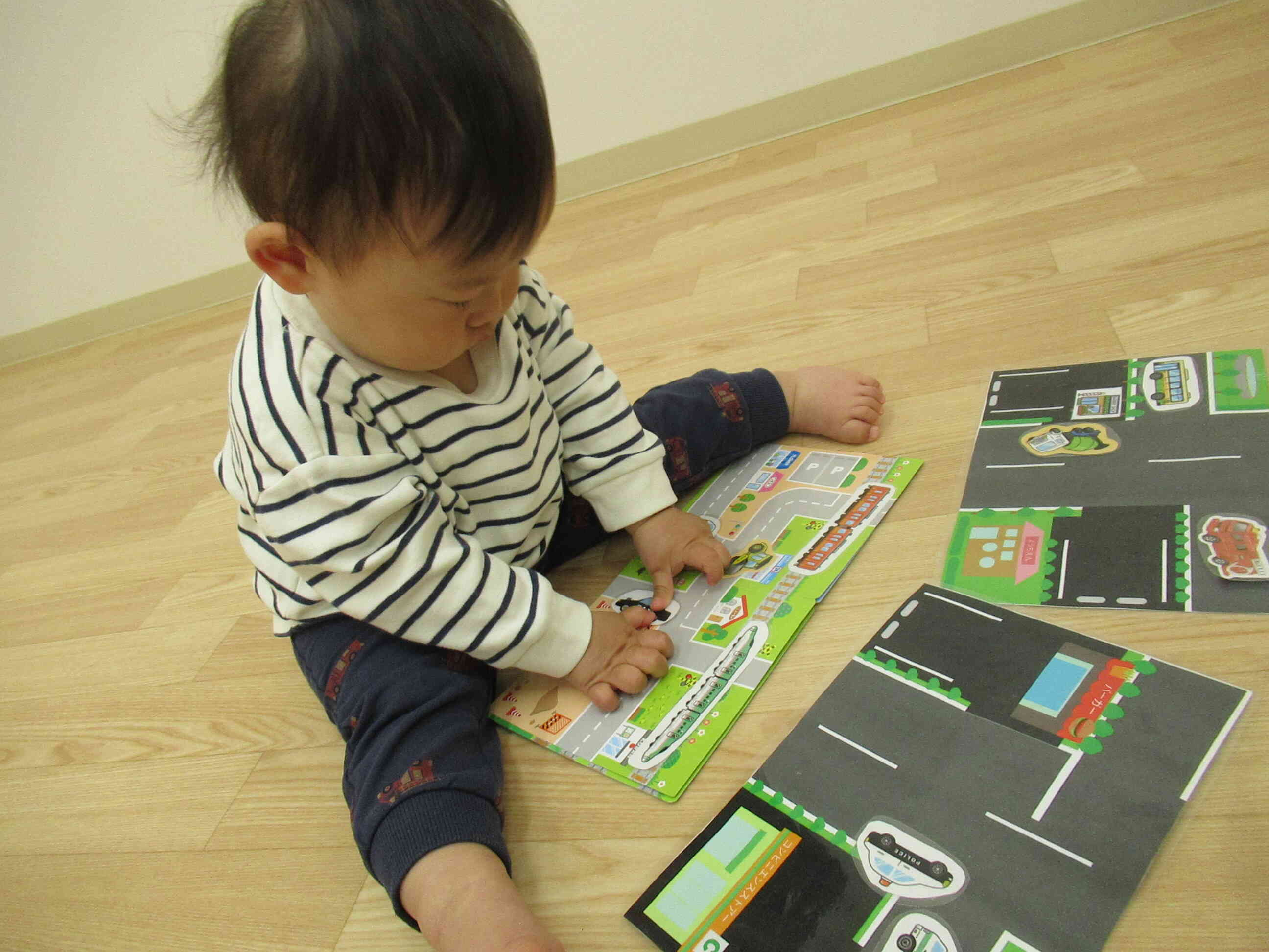 室内あそび（0歳児クラス）