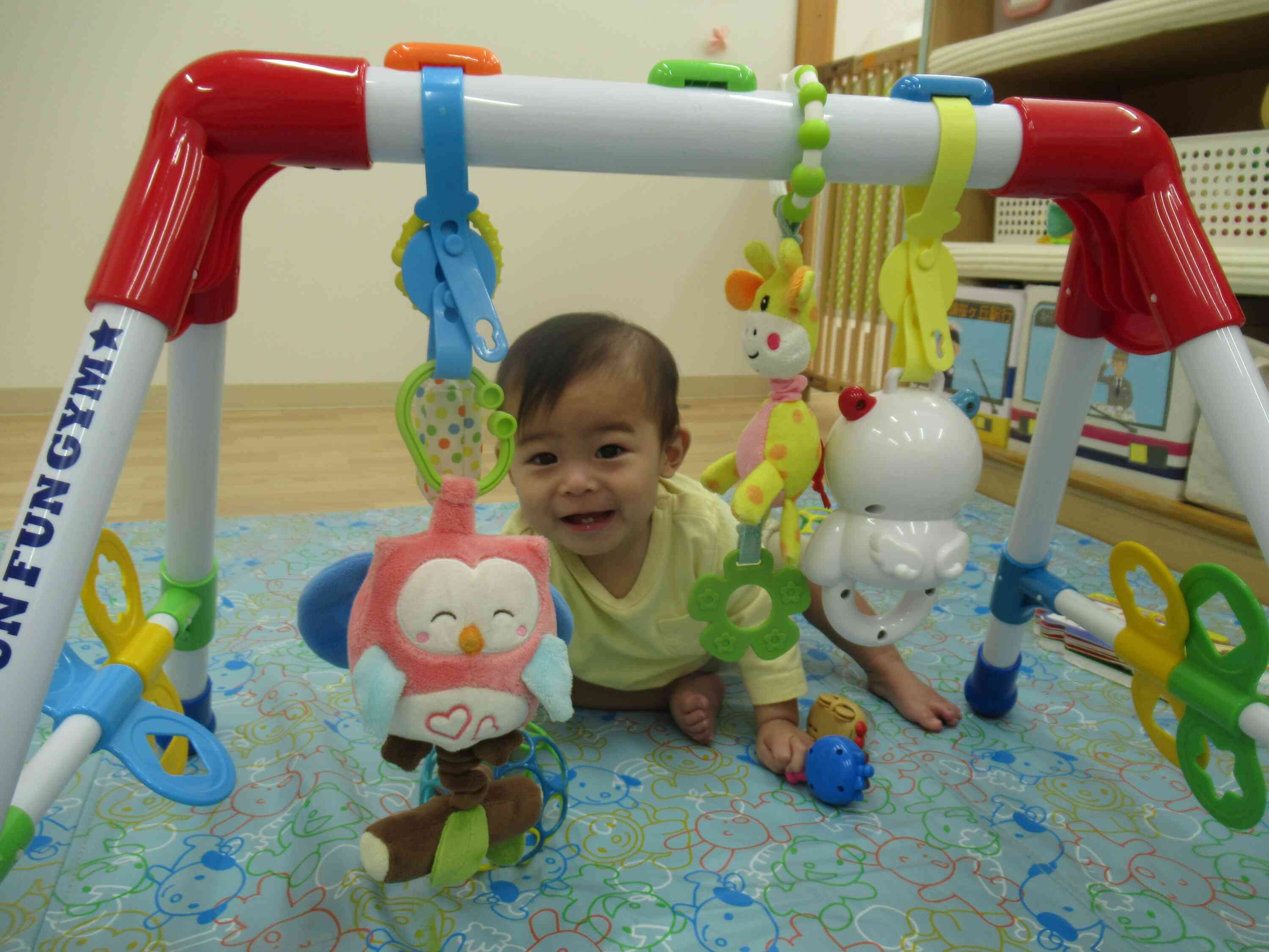 室内あそび（0歳児クラス）