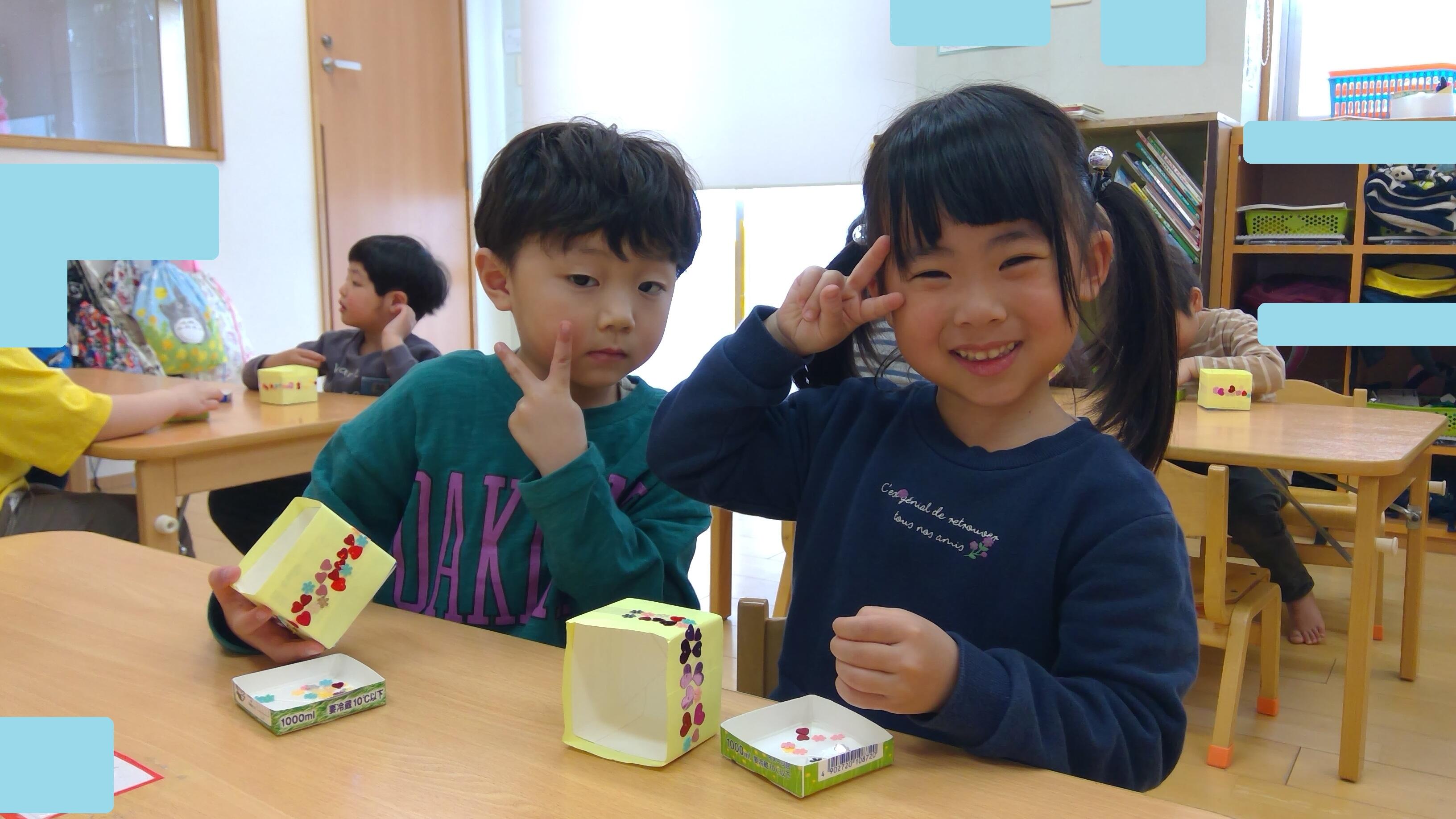 お花を入れる箱をつくったよ!