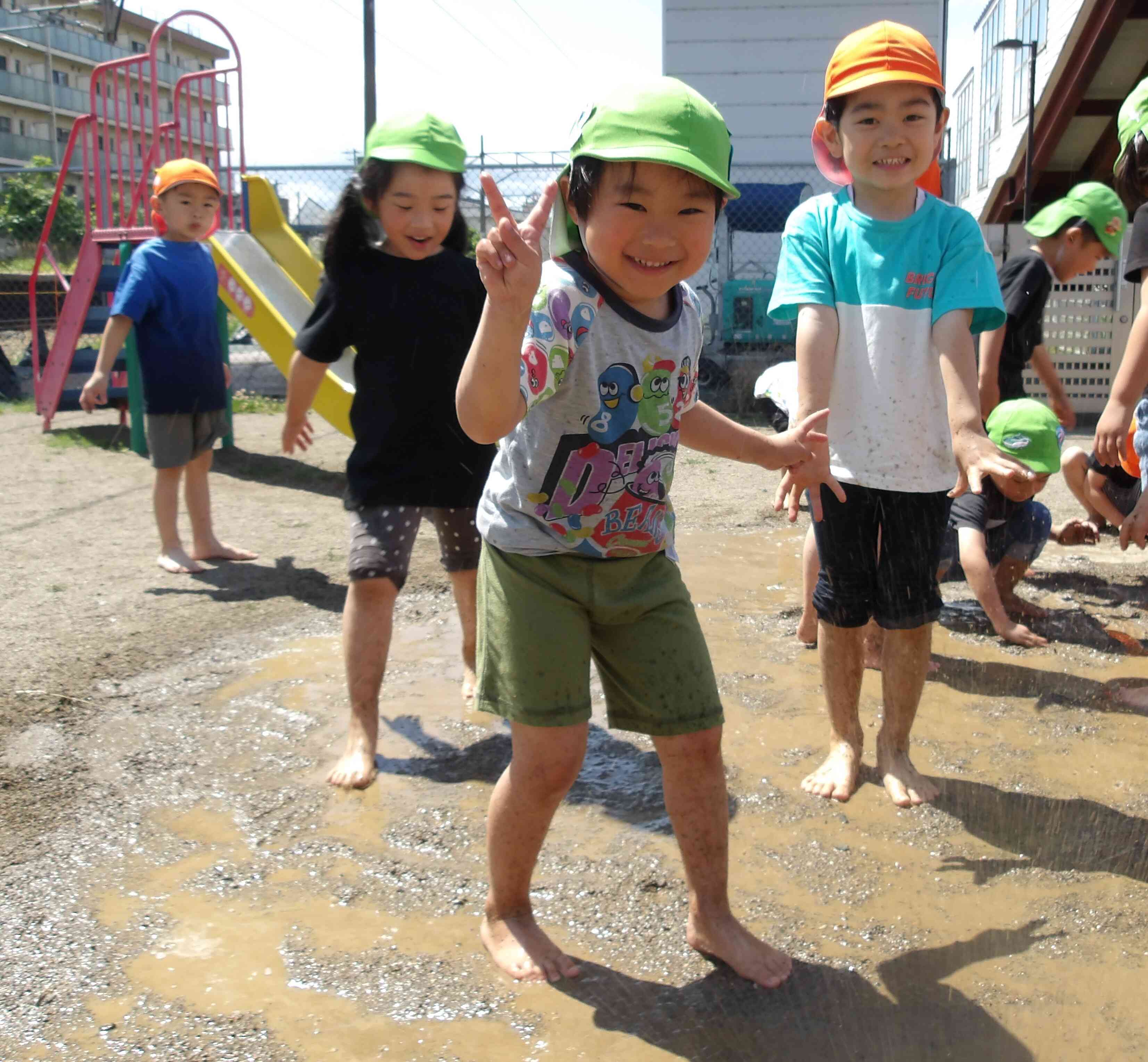 泥遊び（ぱんだ組・きりん組）｜ニチイキッズ仙北町駅保育園｜ニチイキッズ
