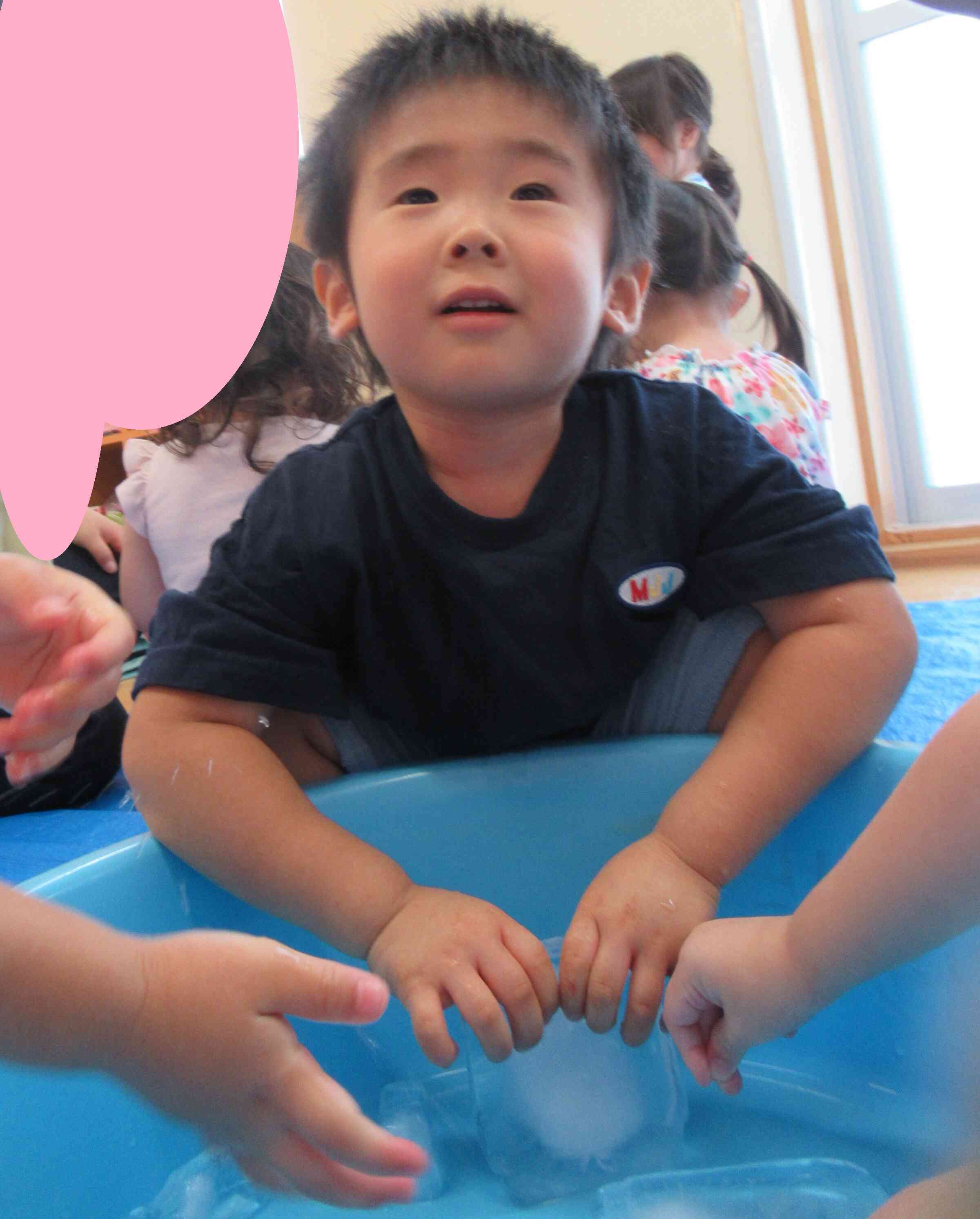 冷たい氷、気持ちいいね！