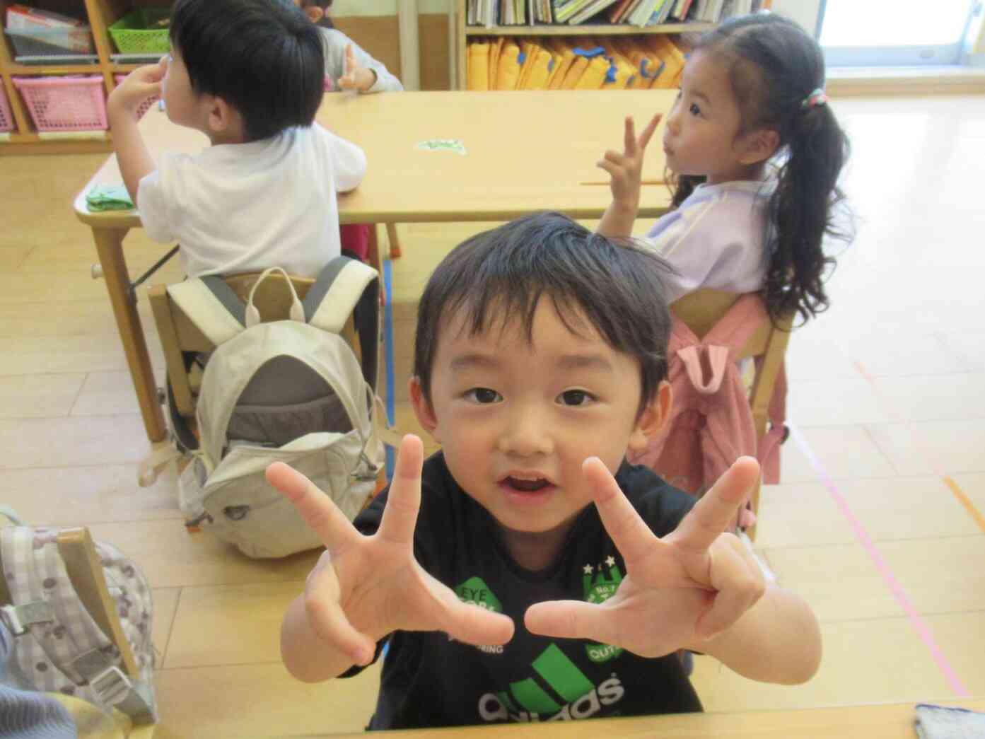 指の形、かっこいいでしょ！