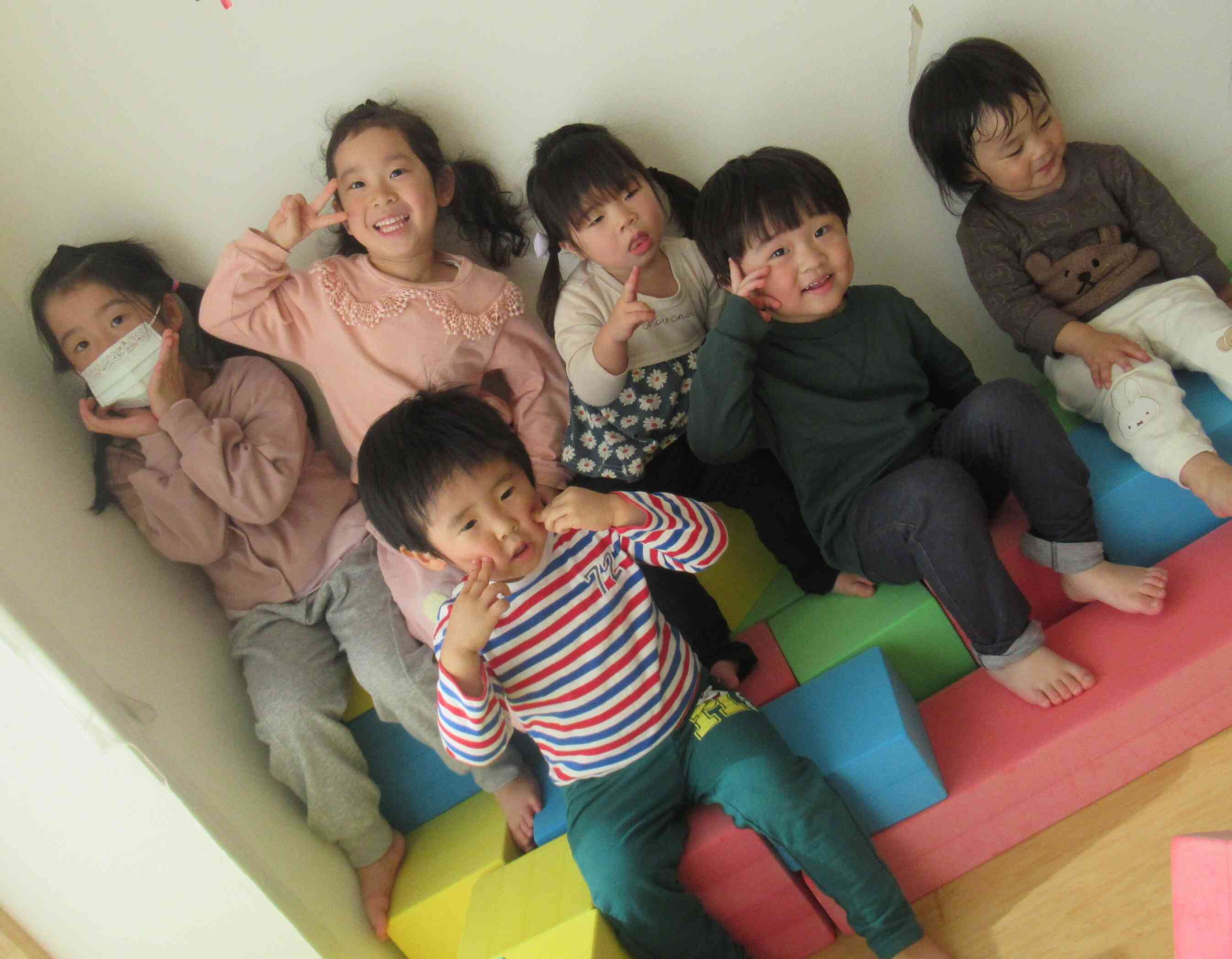 異年齢児交流（２.５歳児クラス)