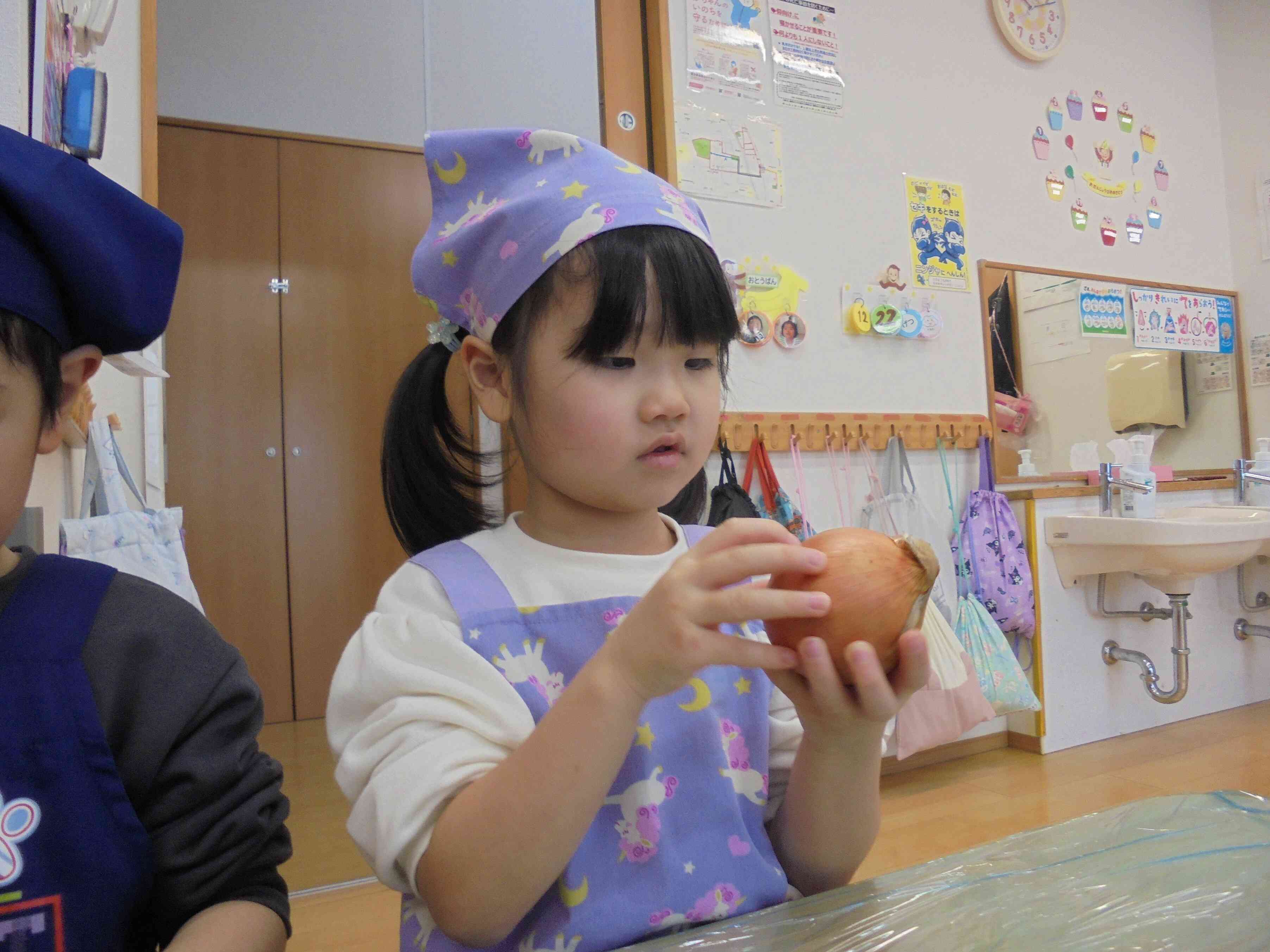 一生懸命、玉ねぎの皮を剥いたね！