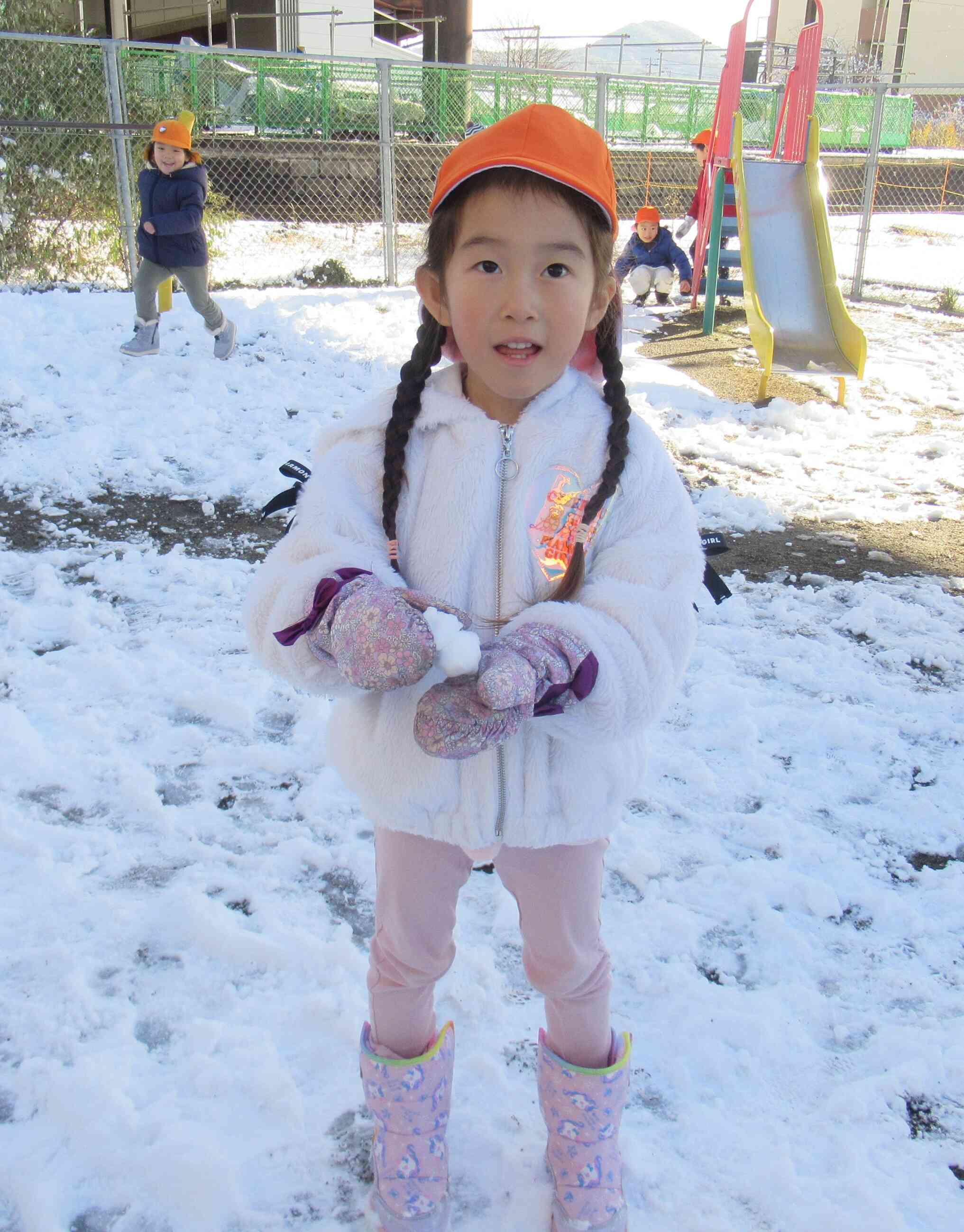 私は小さい雪だるま作ったよ