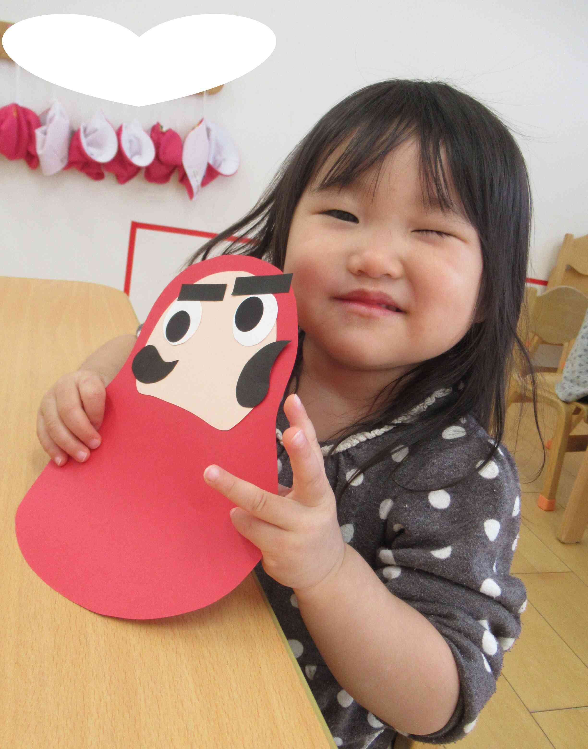 だるま製作の様子｜ニチイキッズ仙北町駅保育園｜ニチイキッズ