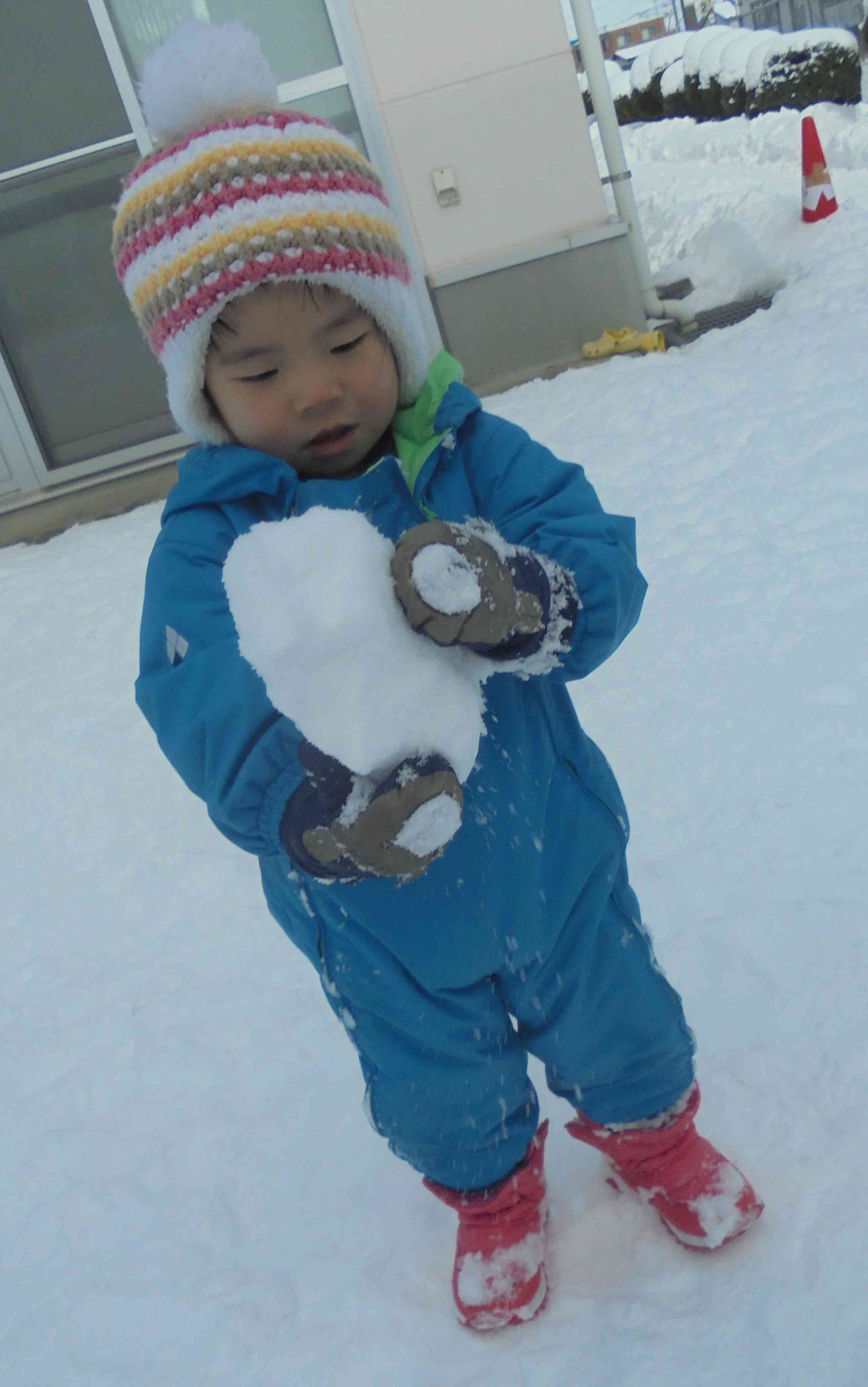 雪の塊を発見！