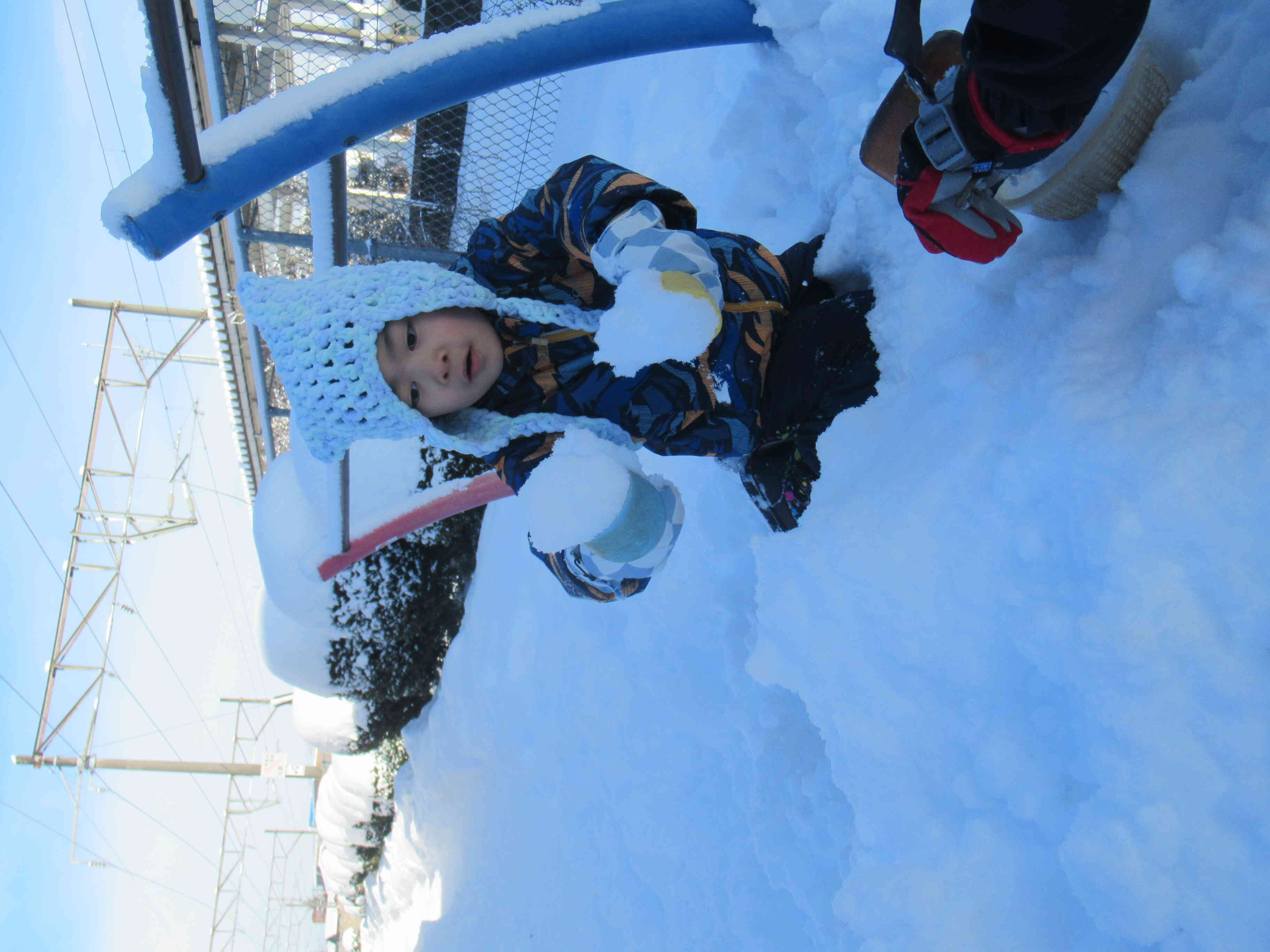 かまくら作ってるよ～