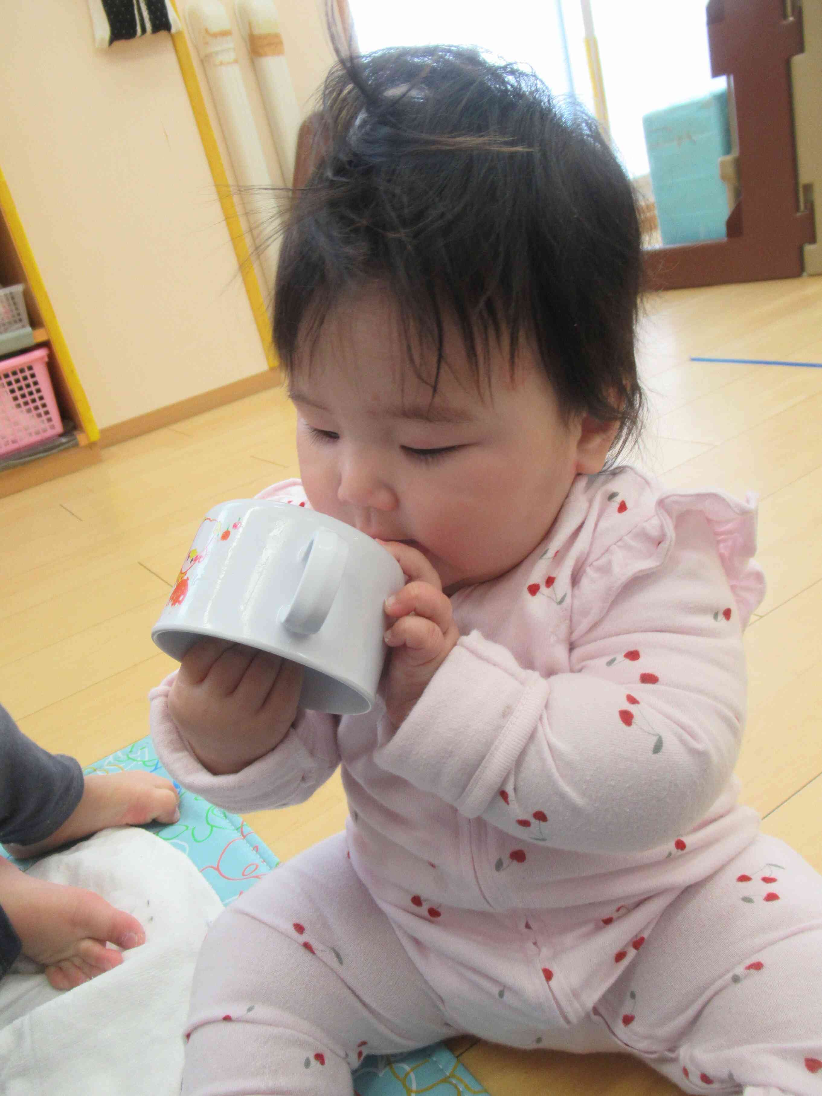 コップでごくごく！